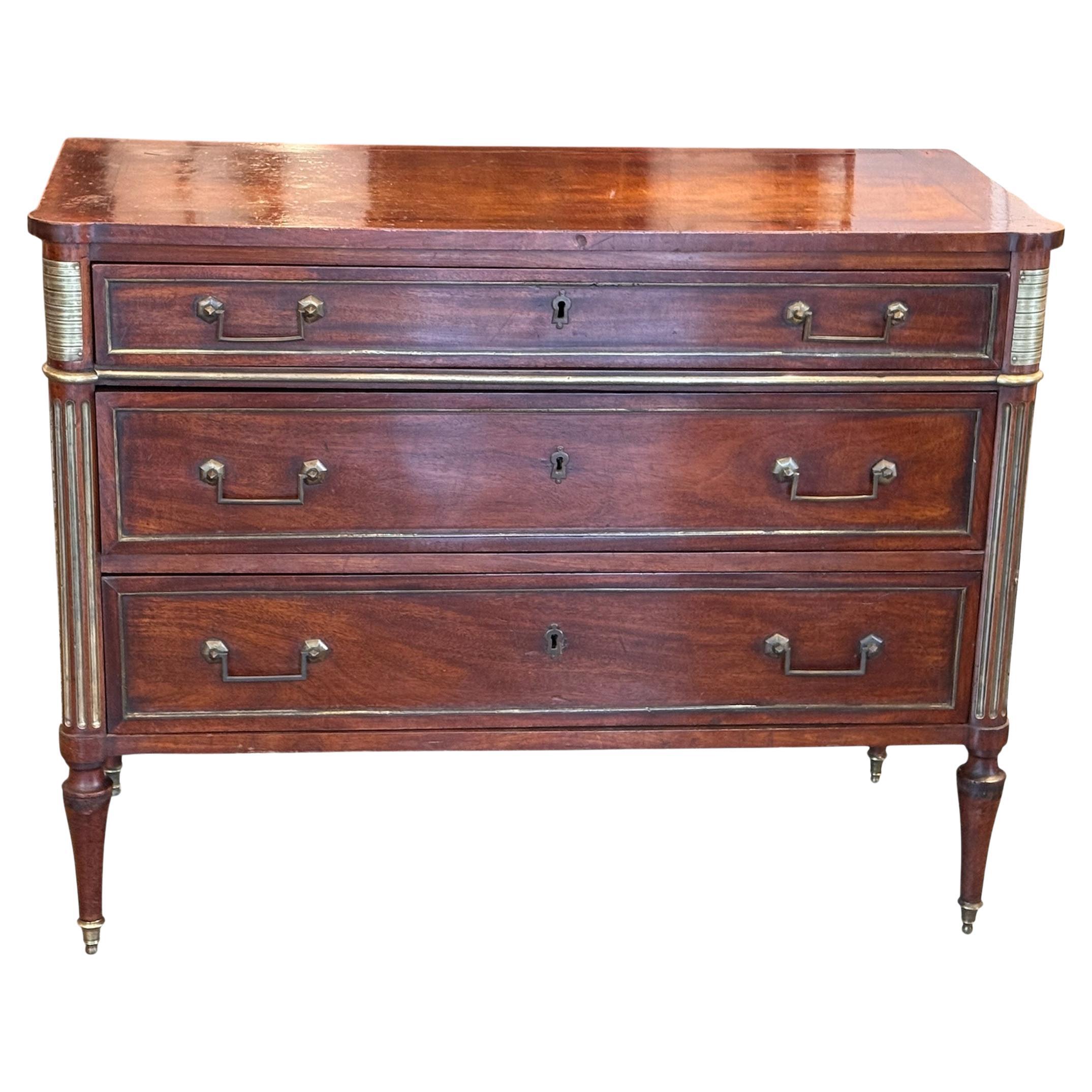 Commode française du XIXe siècle en acajou