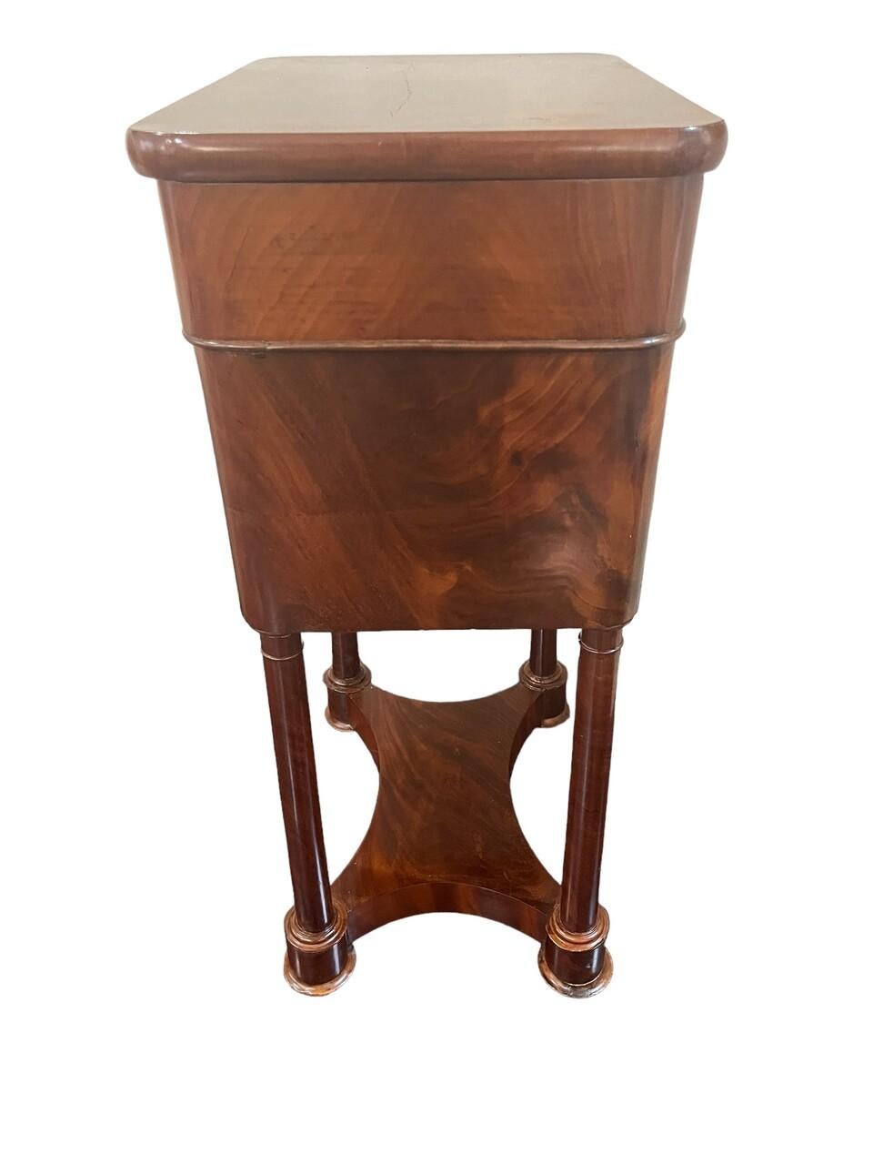 Acajou Table de coiffeuse Empire français en acajou du 19ème siècle en vente