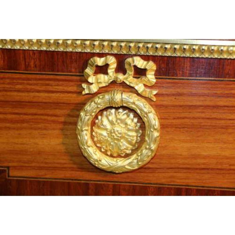 Französische Mahagoni-Büroplatte im Louis-XVI.-Stil des 19. Jahrhunderts mit Goldbronze-Glasbeschlägen 4