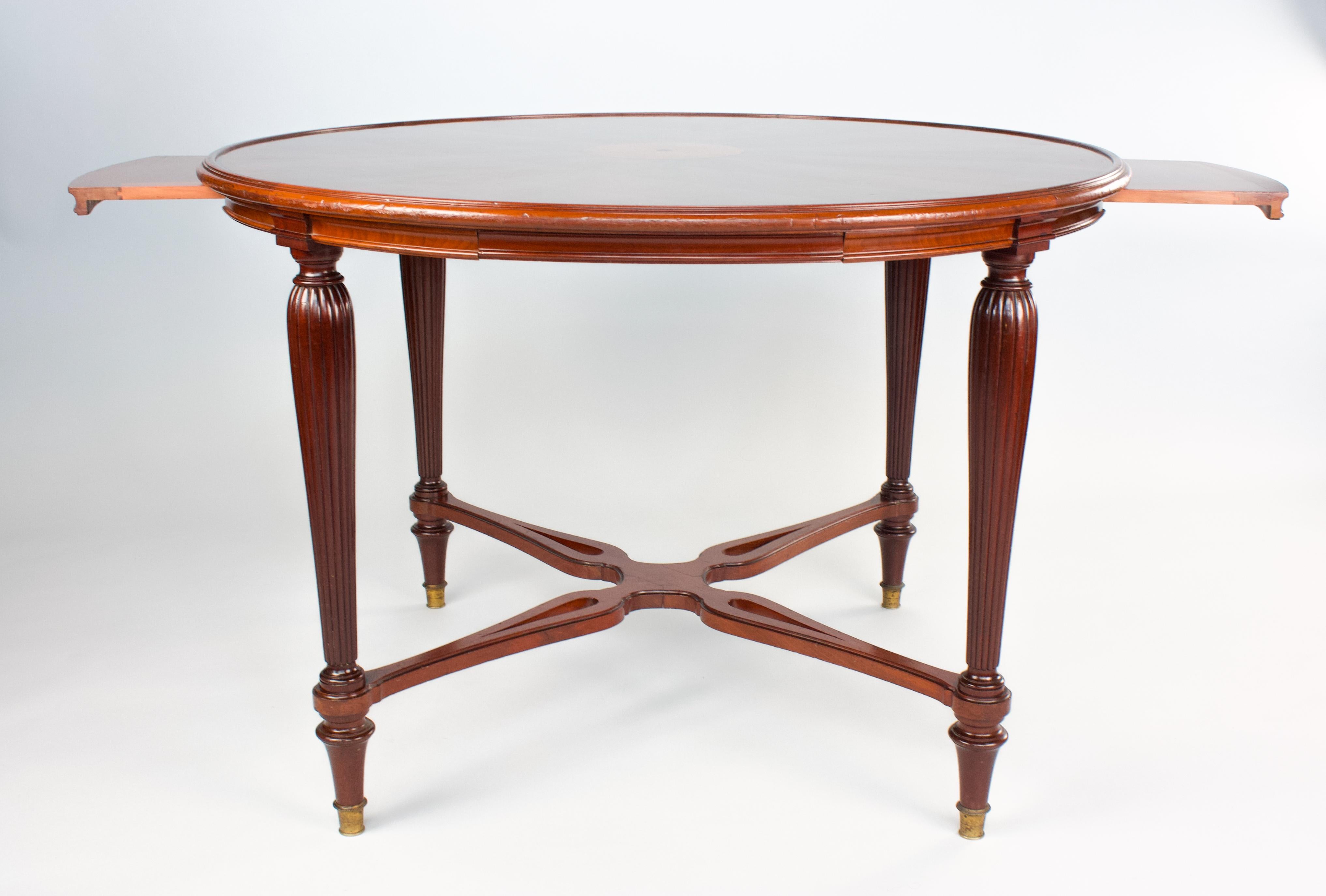 Carved 19th Century Mahogany Gueridon For Sale