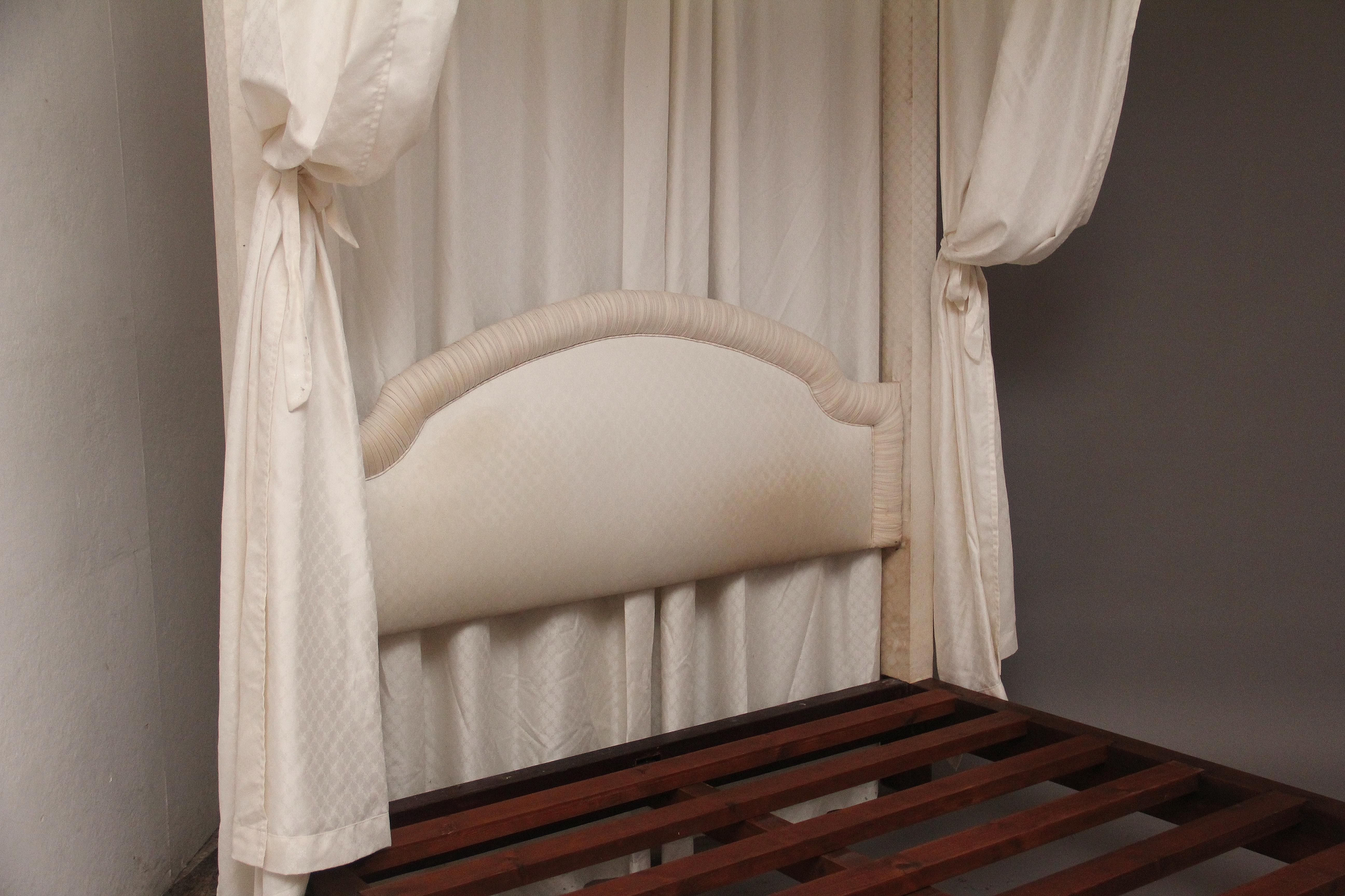 Milieu du XIXe siècle Demi-lit à taster en acajou du 19e siècle en vente