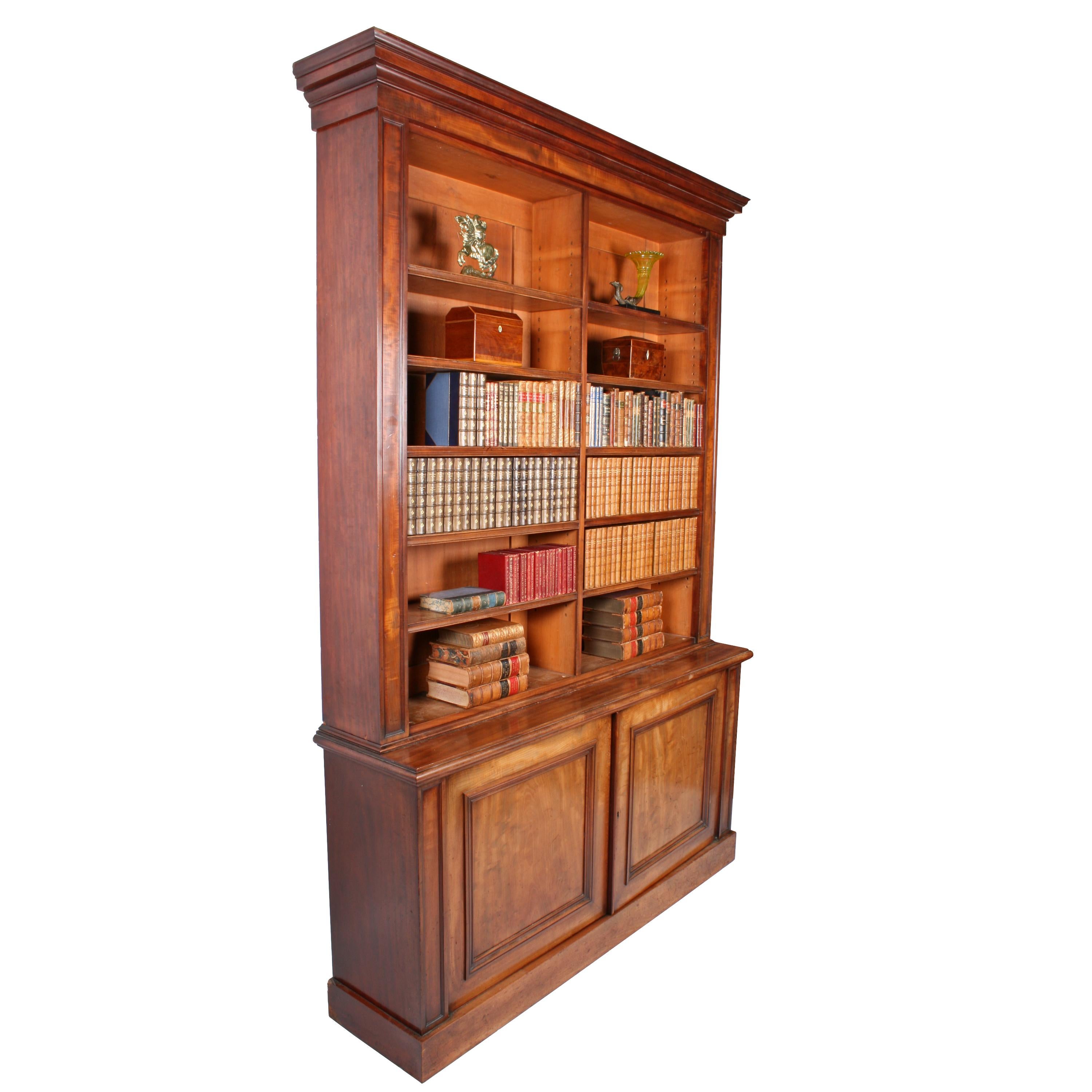 British 19th Century Victorian Mahogany  Open Shelve Library Bookcase For Sale
