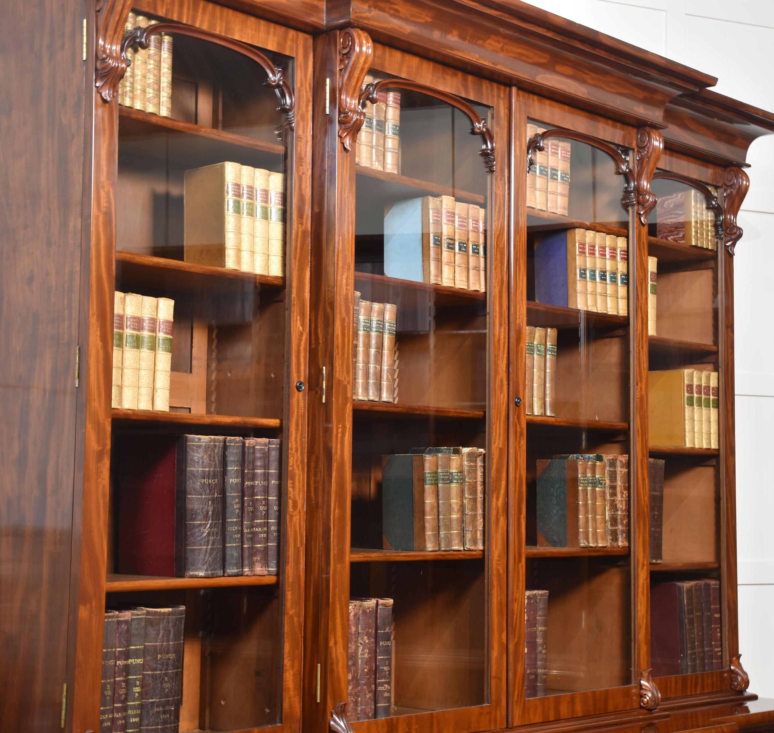 Libreria in mogano del XIX secolo con ante a ribalta in vendita 12