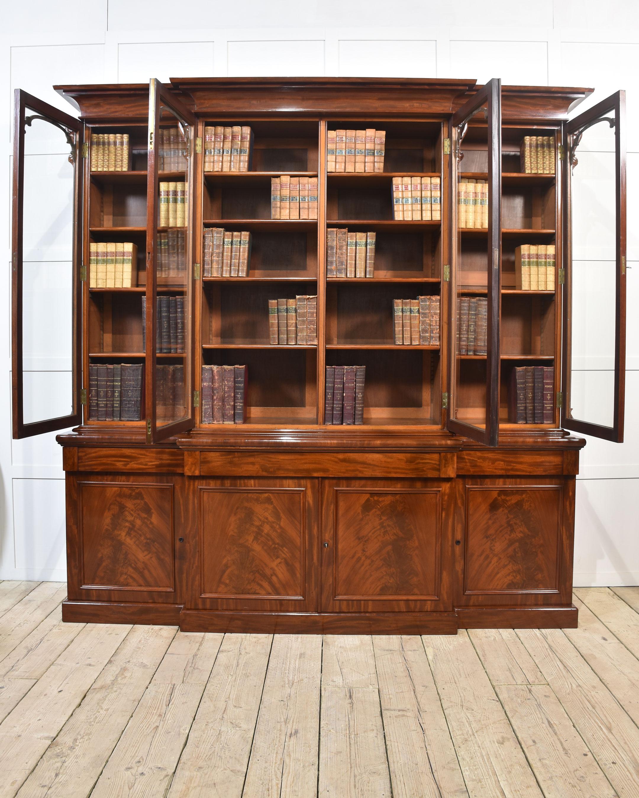 Libreria in mogano del XIX secolo con ante a ribalta In condizioni buone in vendita a Cheshire, GB
