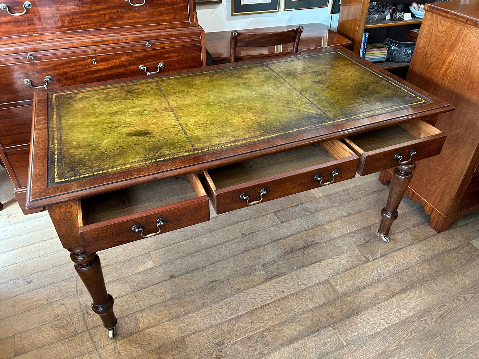 19th Century Mahogany Library / Writing Table In Good Condition In Richmond, Surrey