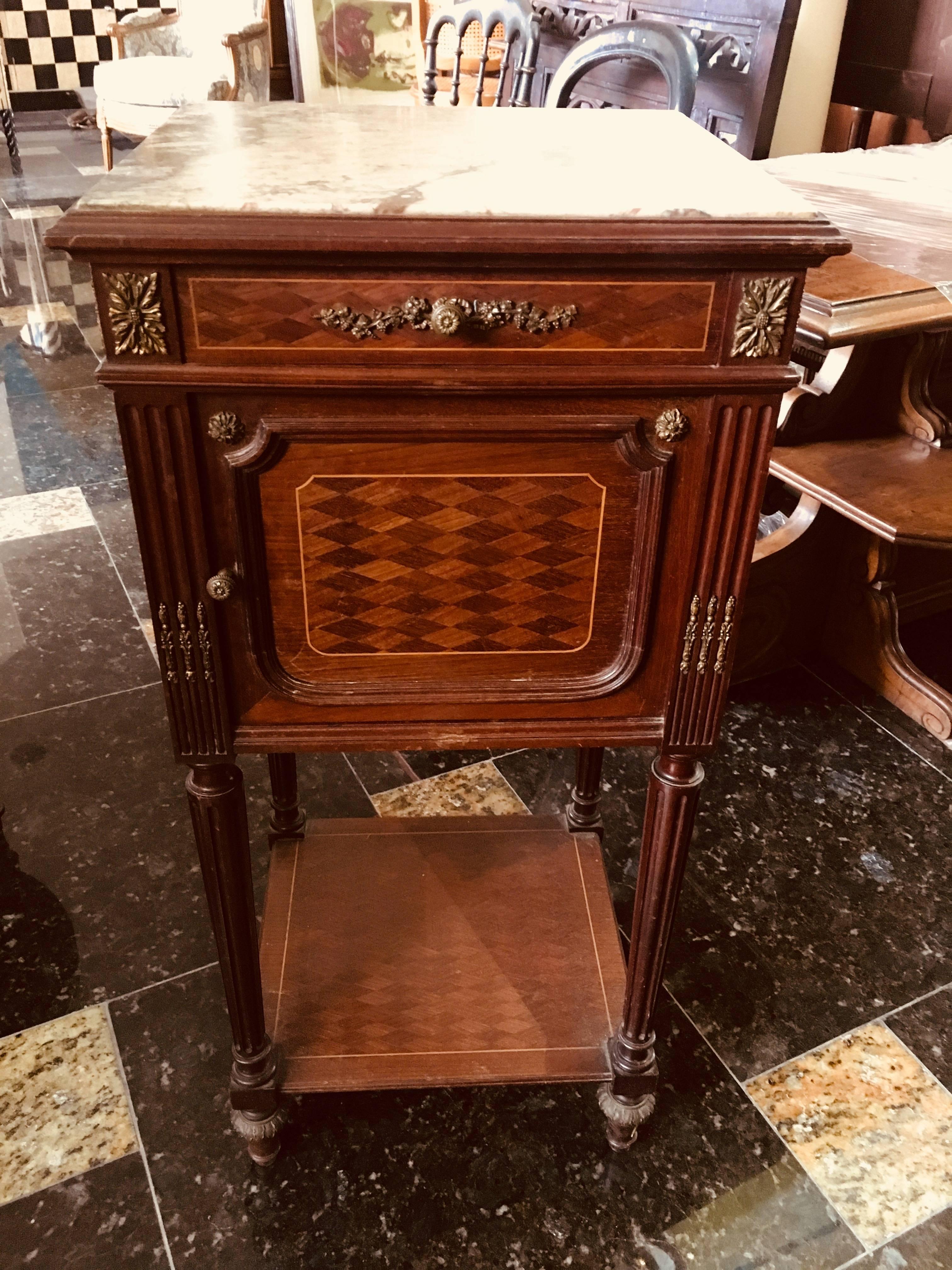 19th Century Mahogany Marble-Top Nightstand with Bronze Decoration For Sale 2