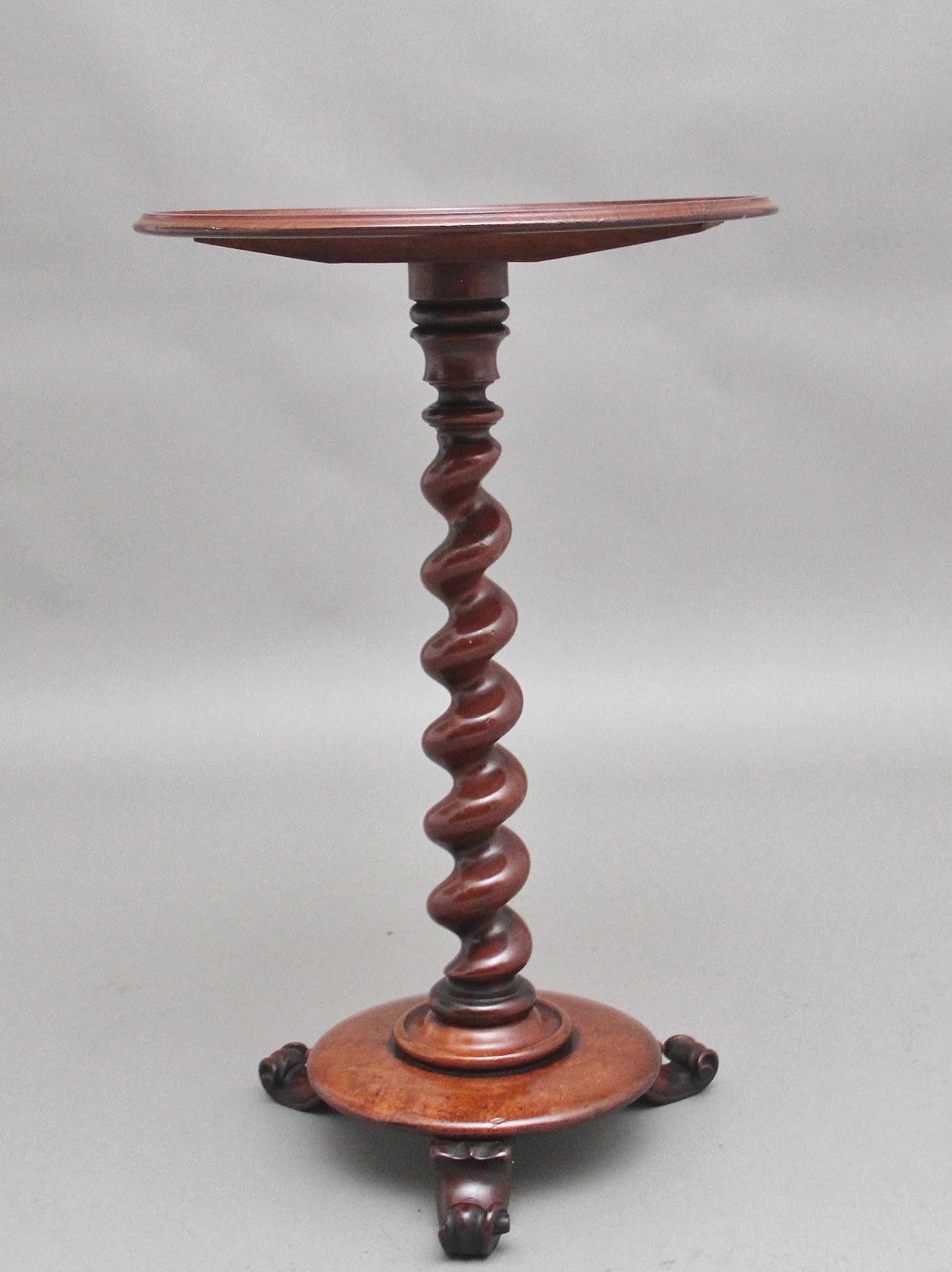 19th Century mahogany occasional table In Good Condition For Sale In Martlesham, GB