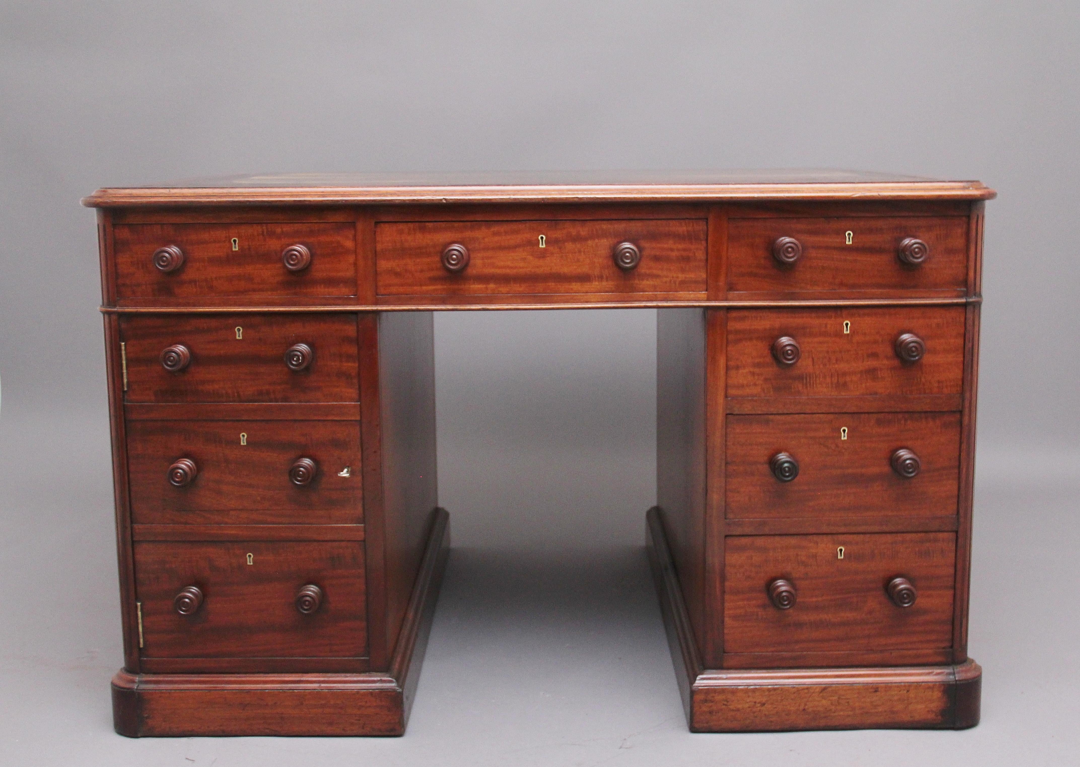 19th Century Mahogany Partners Desk Stamped Gillows In Good Condition In Martlesham, GB