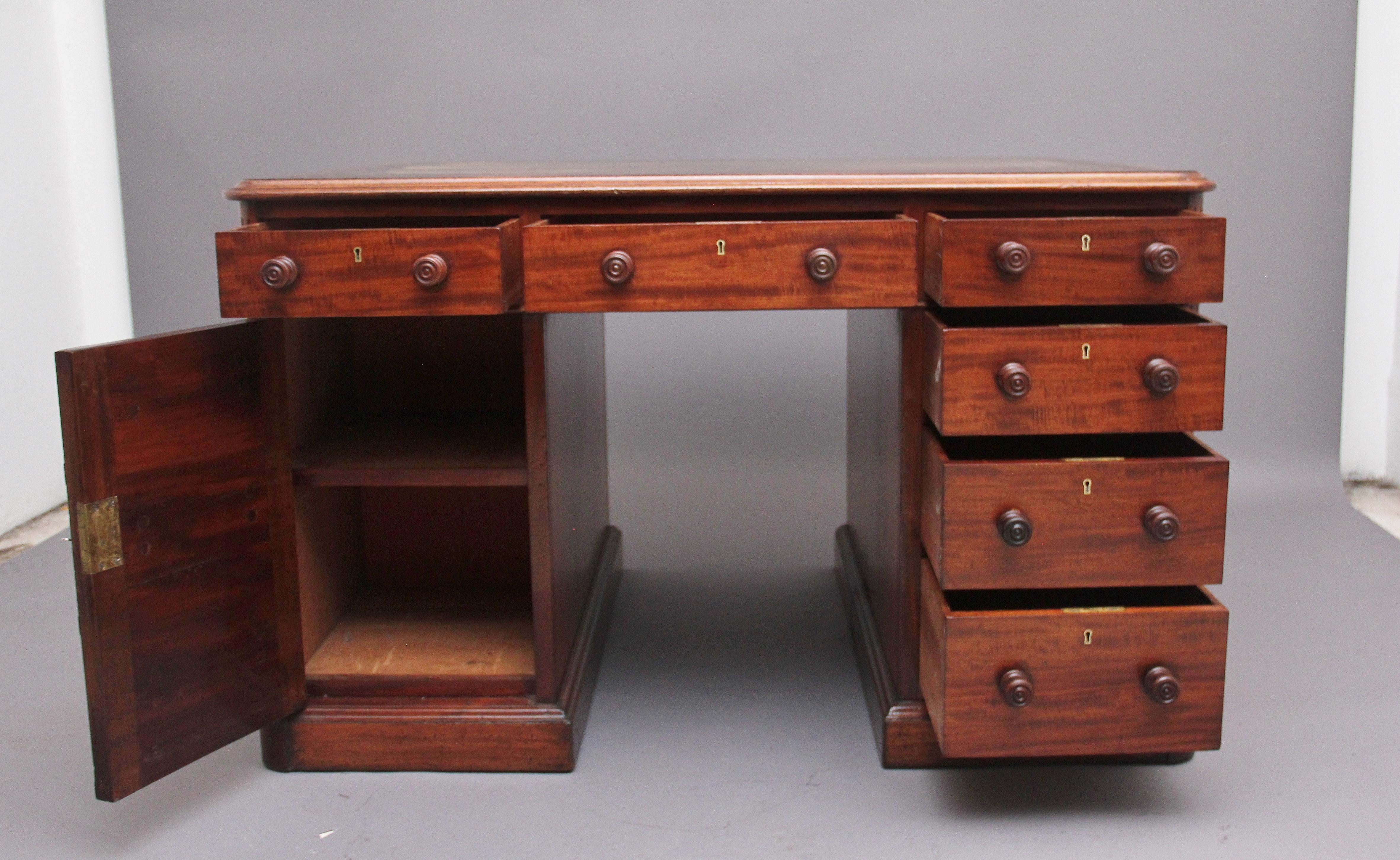 Mid-19th Century 19th Century Mahogany Partners Desk Stamped Gillows