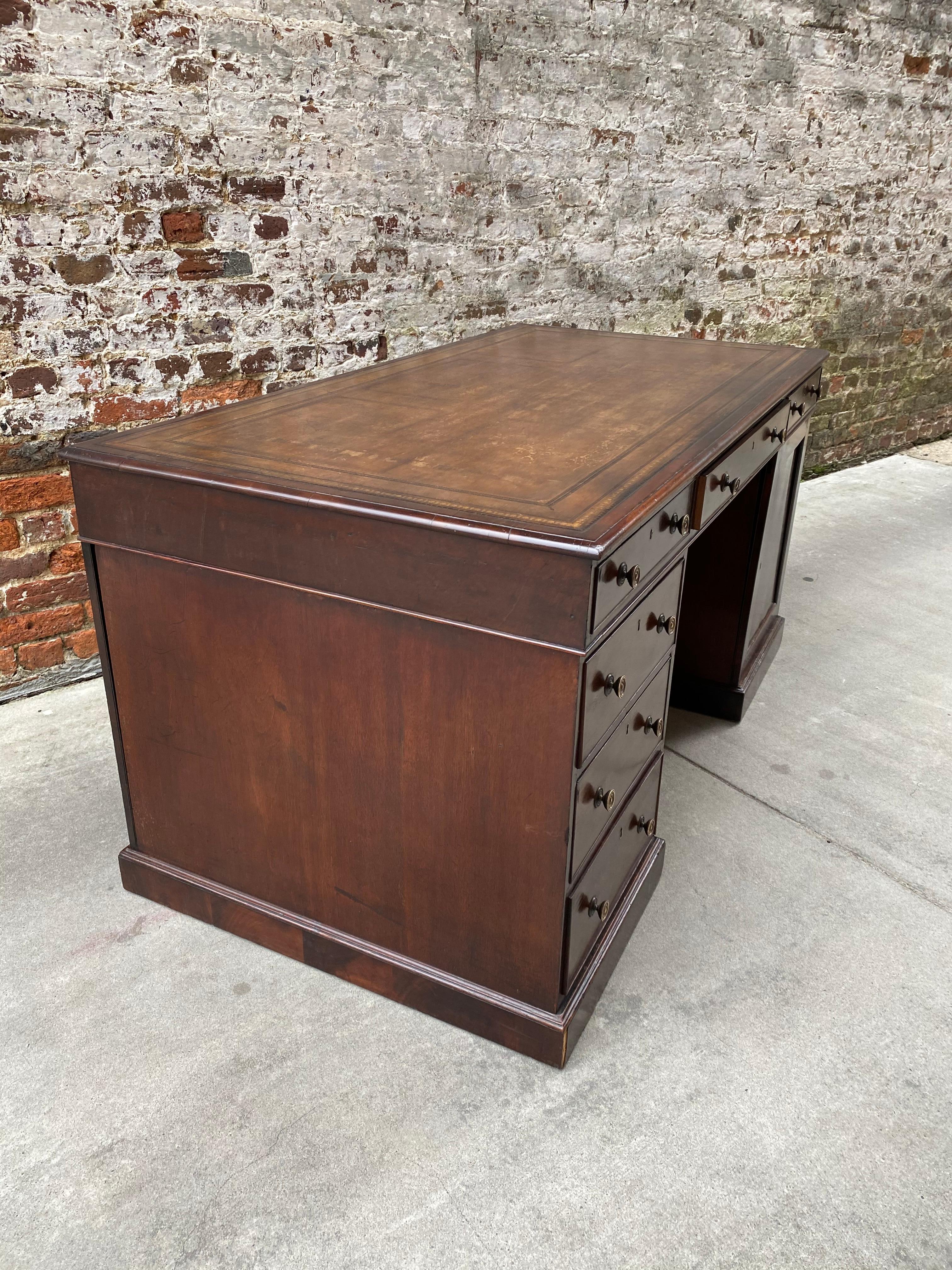 19th Century Mahogany Partners Desk with Tooled Leather Writing Surface 1