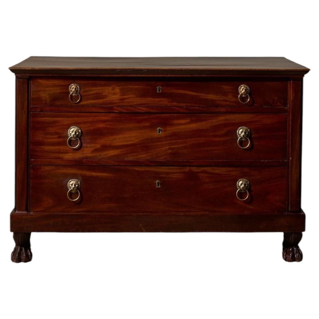 Commode à pattes en acajou du 19e siècle
