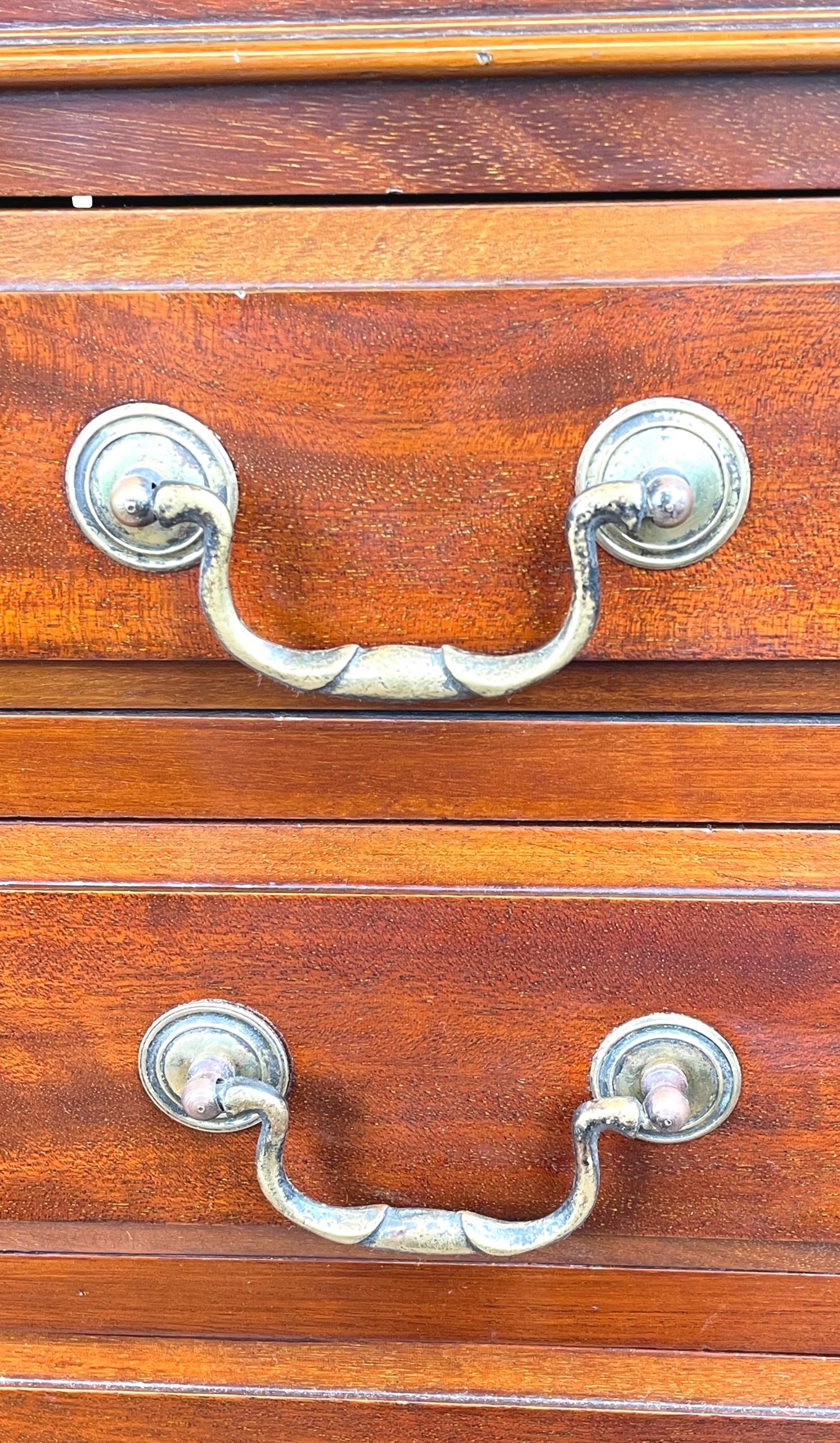 19th Century Mahogany Pedestal Chest For Sale 1