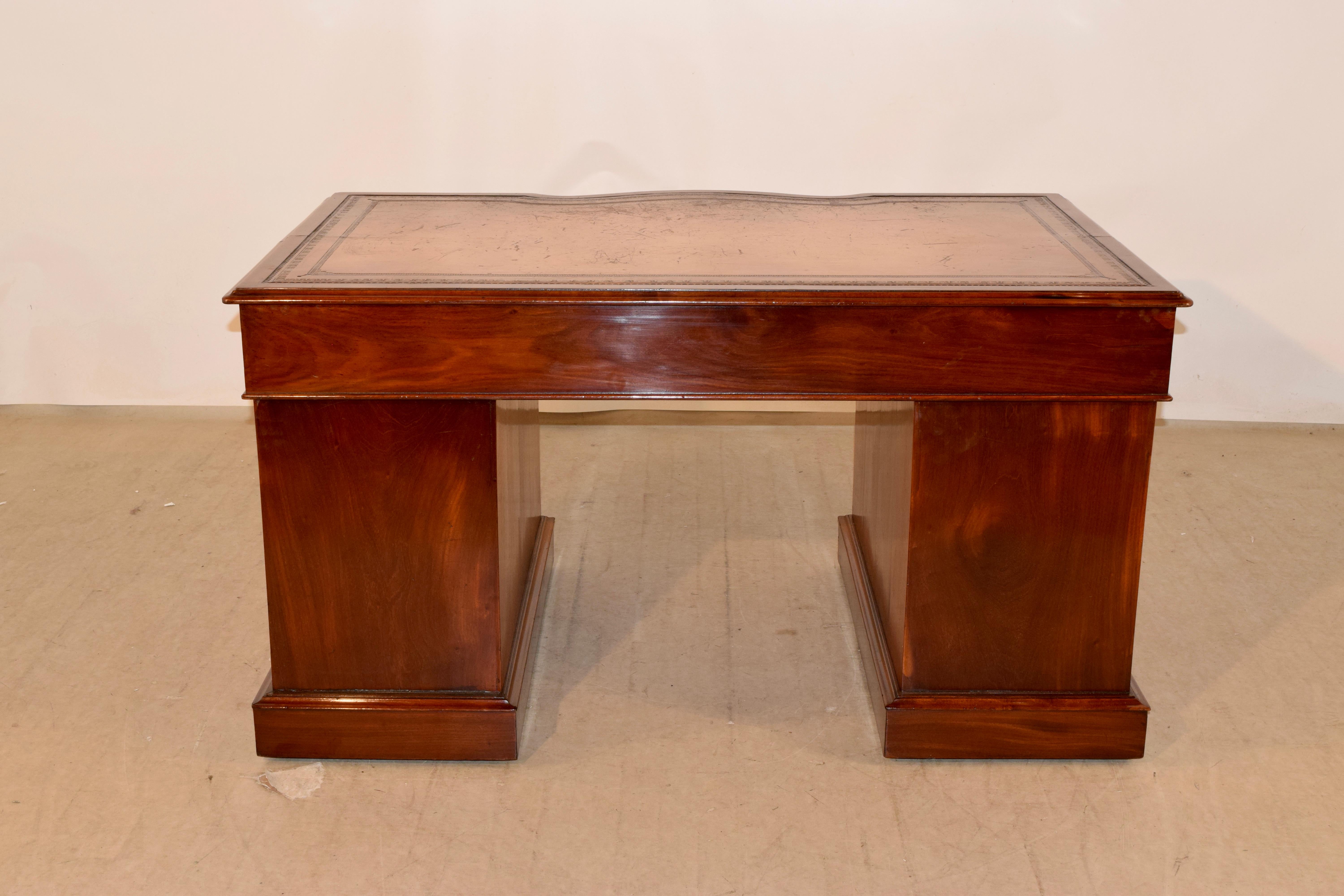 19th Century Mahogany Pedestal Desk For Sale 5