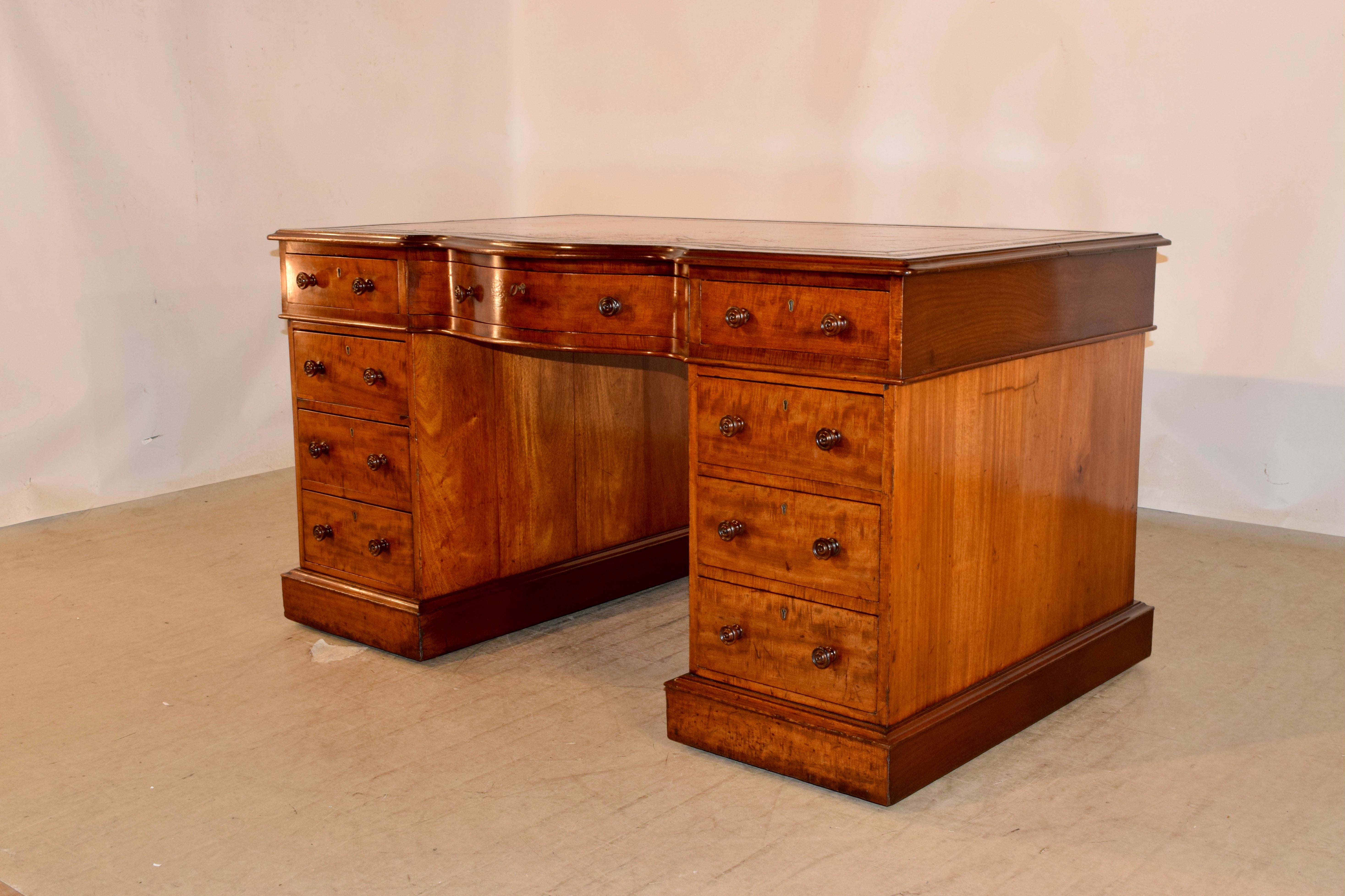 Leather 19th Century Mahogany Pedestal Desk For Sale