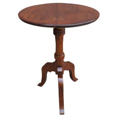 Mesa auxiliar trípode candelabro de caoba del siglo XIX