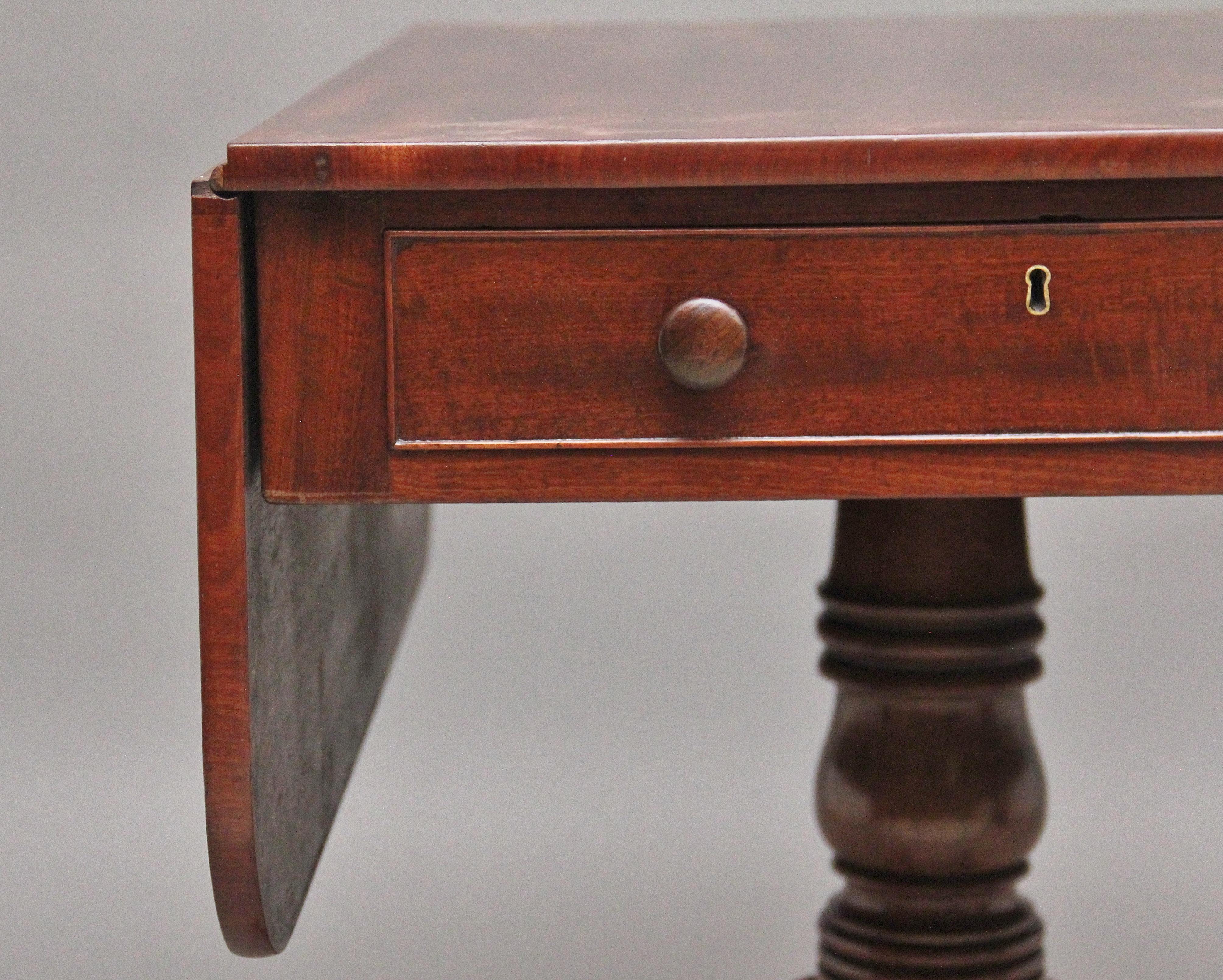 Table Pembroke en acajou du 19e siècle Bon état - En vente à Martlesham, GB