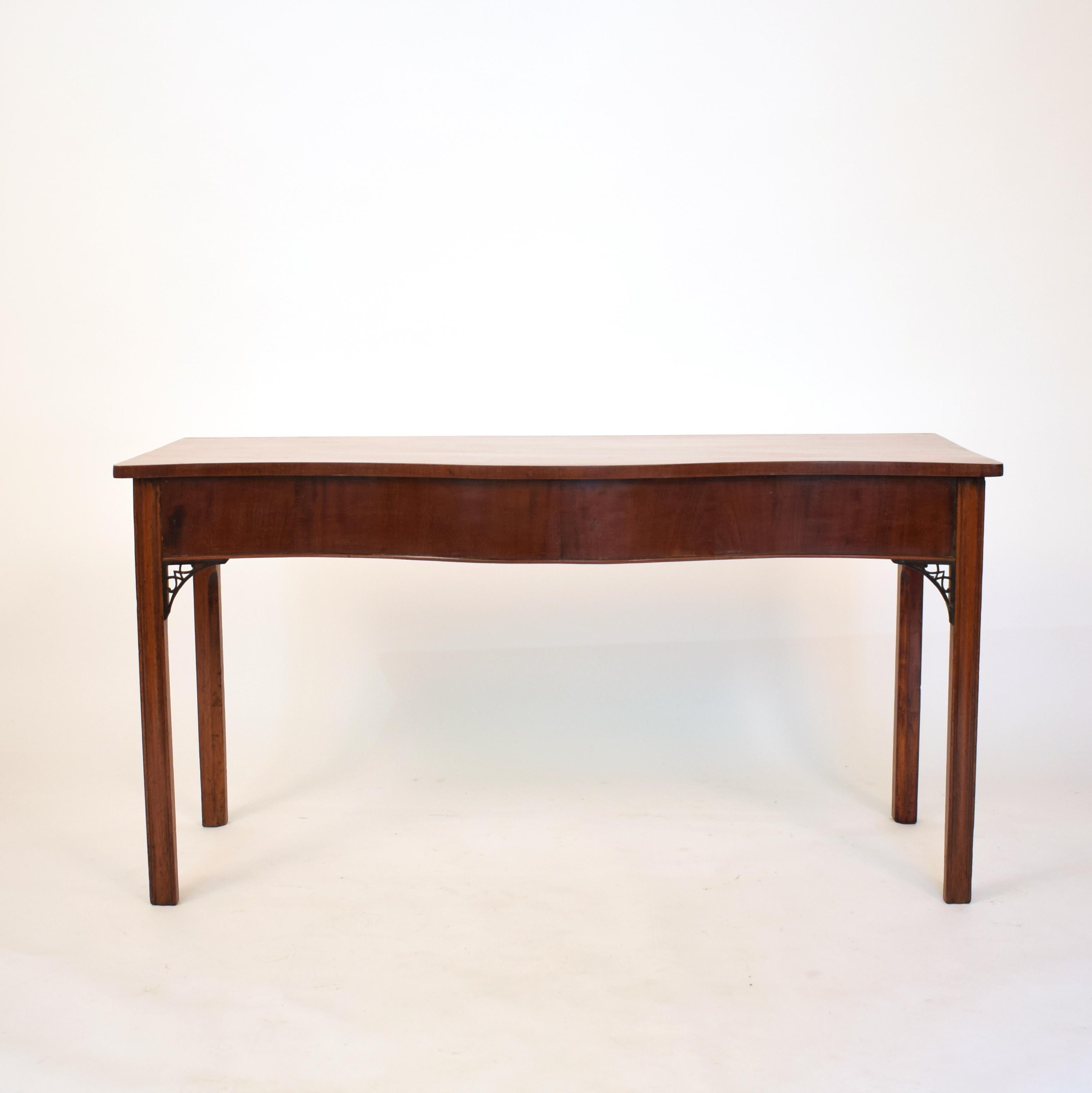 English 19th Century Mahogany Regency Serpentine Bowed Front Console Serving Table, 1810