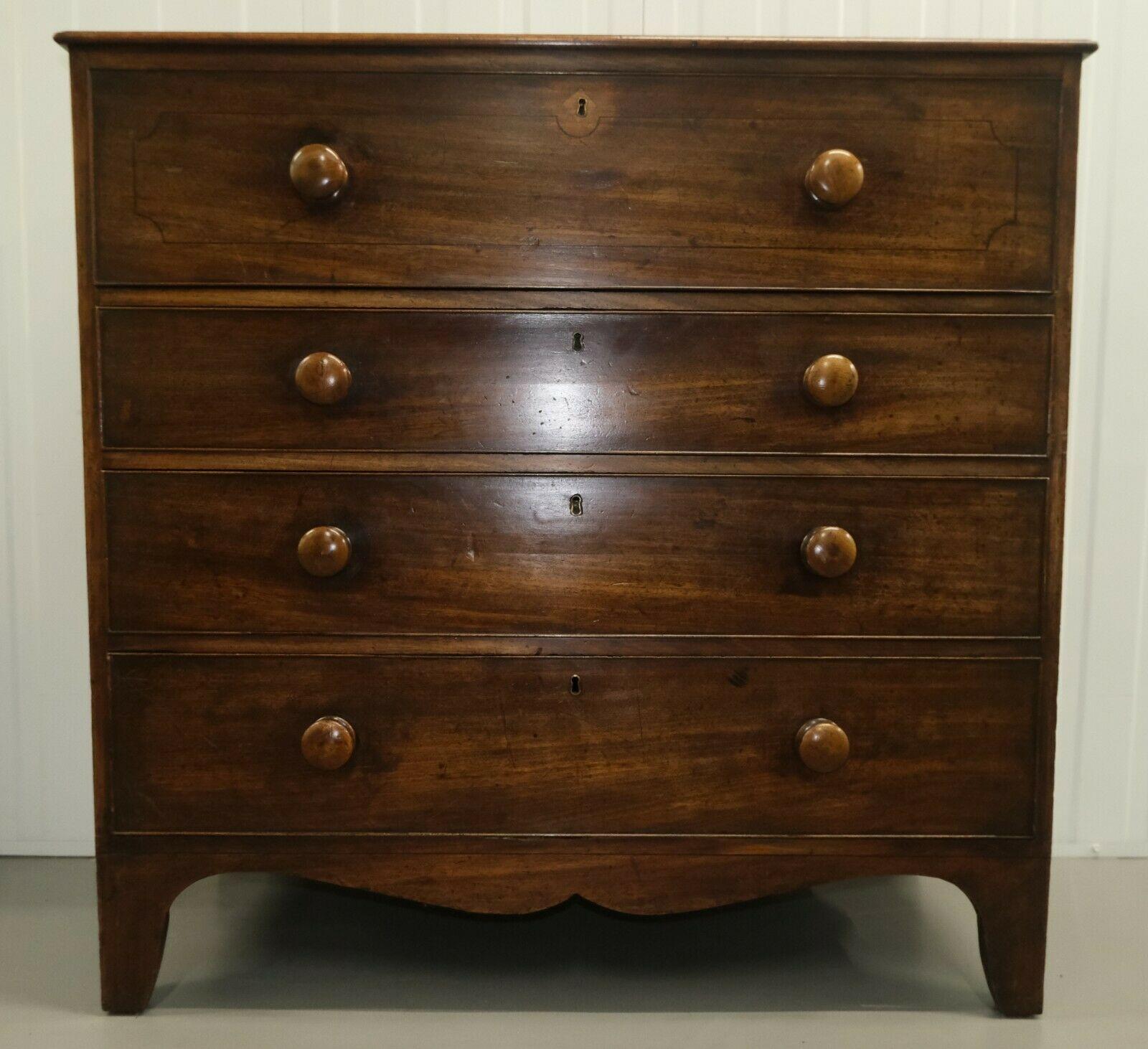 We are delighted to offer for sale this gorgeous 19th century mahogany secretaire brown chest of drawers.

Appearing as a standard chest of five drawers, fold down the top to reveal a fitted bureau with seven small drawers and pigeon holes. The