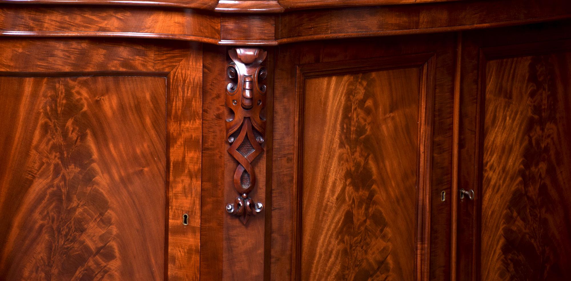 19th Century Mahogany Serpentine Fronted Sideboard 1