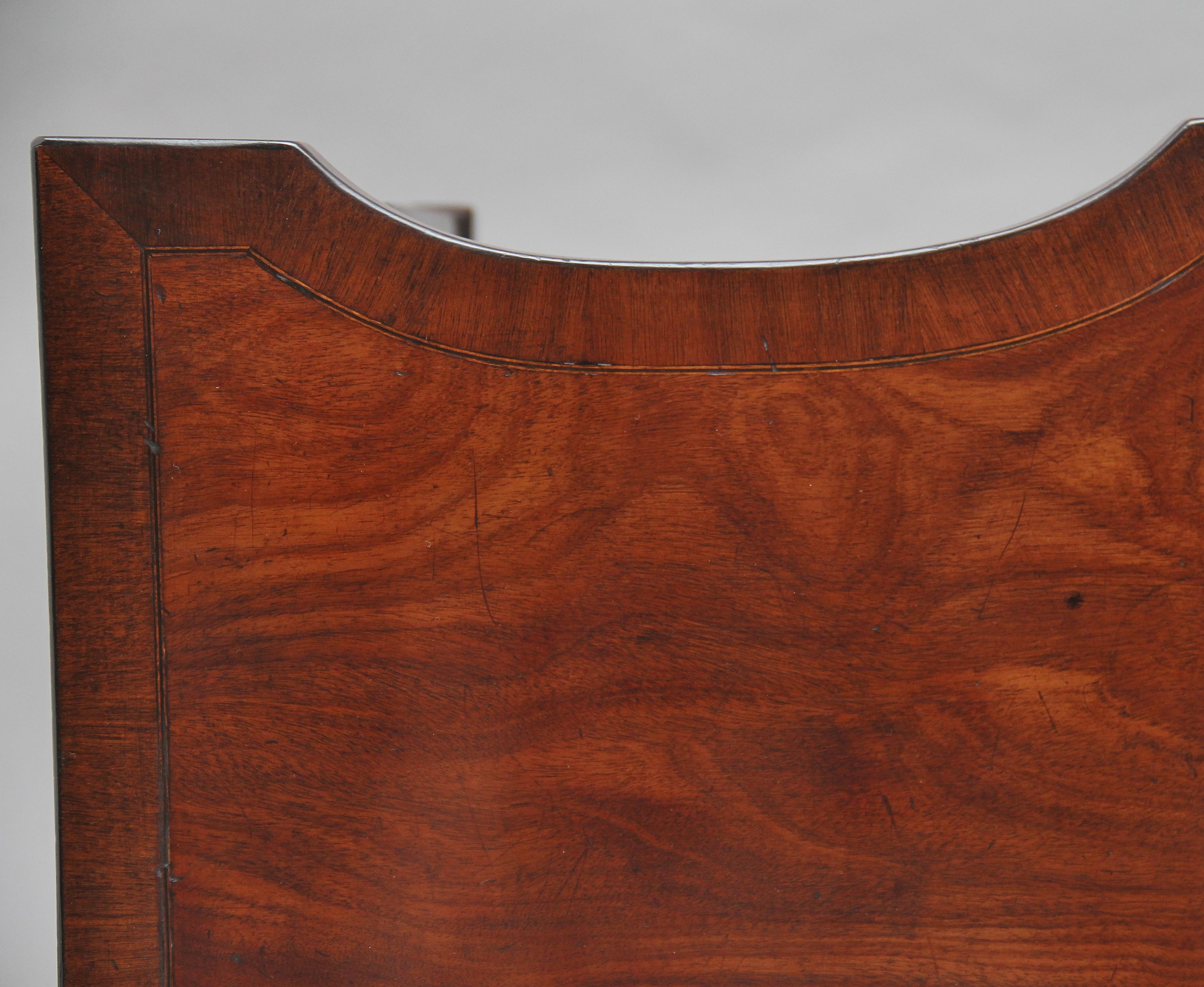 19th Century Mahogany Serpentine Sideboard In Good Condition In Martlesham, GB
