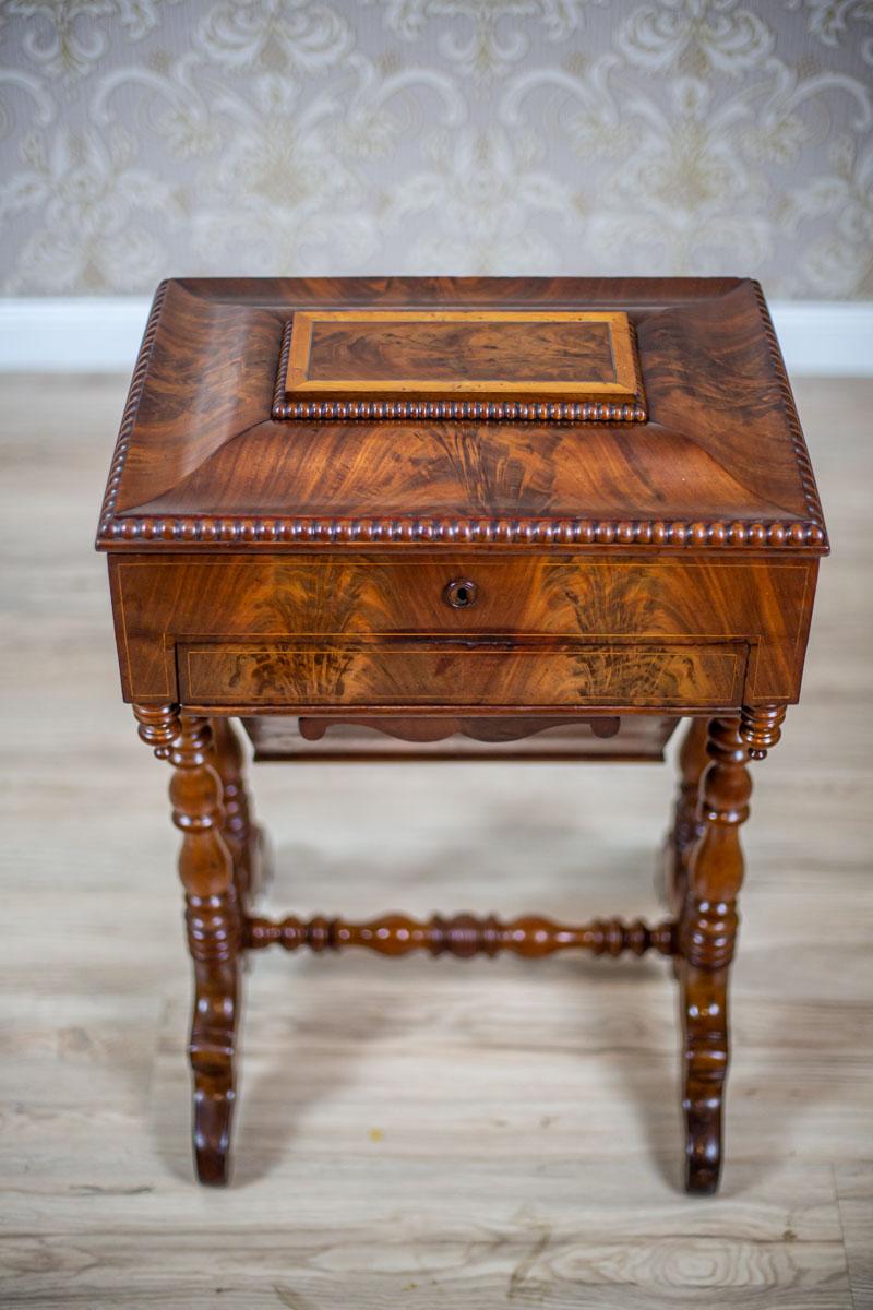 Veneer 19th Century Mahogany Sewing Table