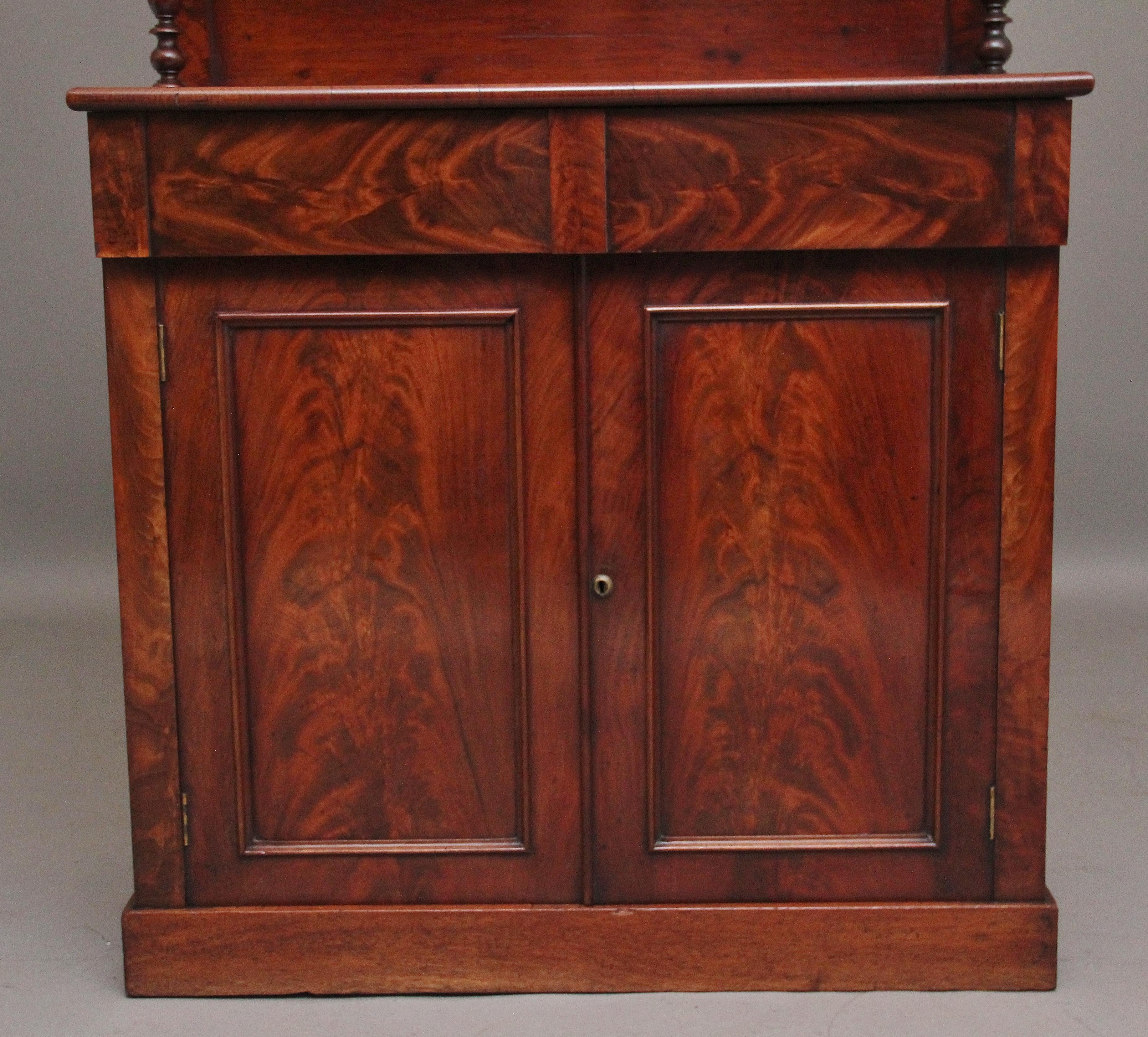 19th Century mahogany side cabinet For Sale 4