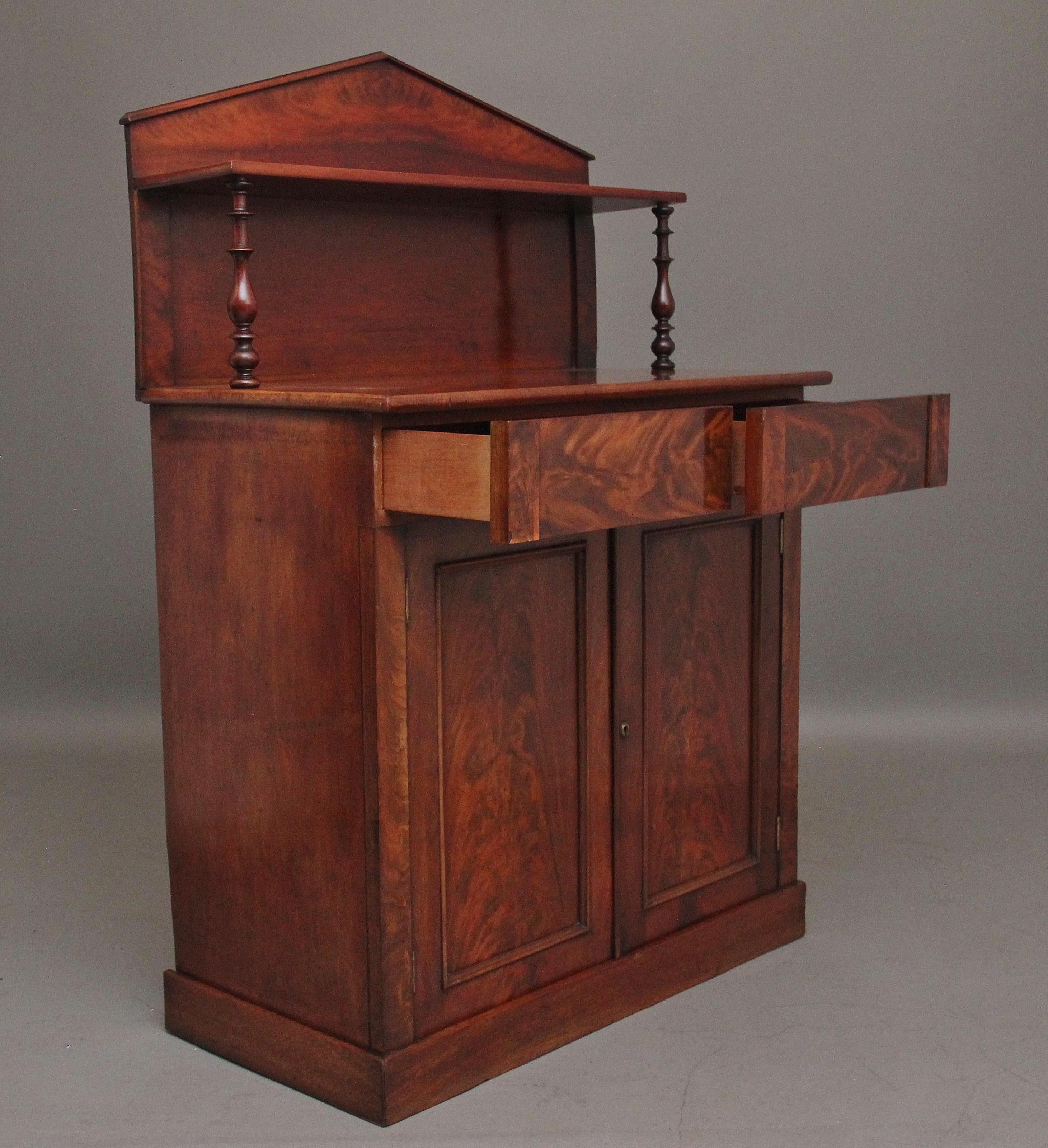 Mid-19th Century 19th Century mahogany side cabinet For Sale