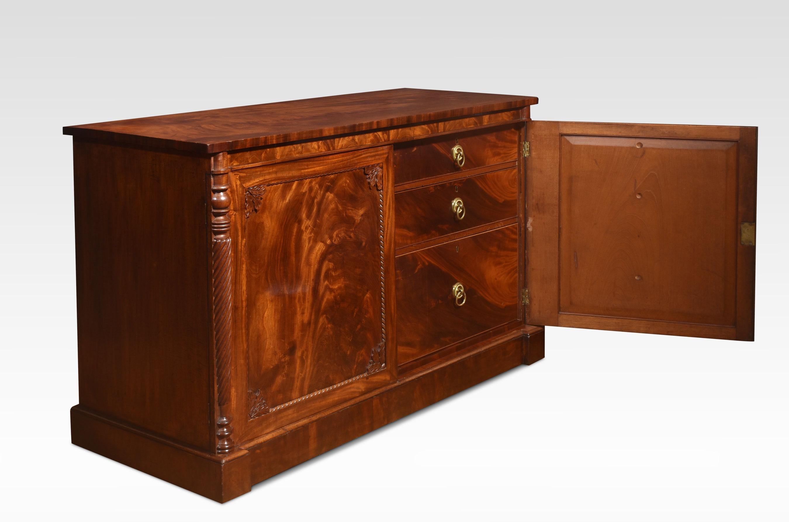 19th Century Mahogany sideboard For Sale 1