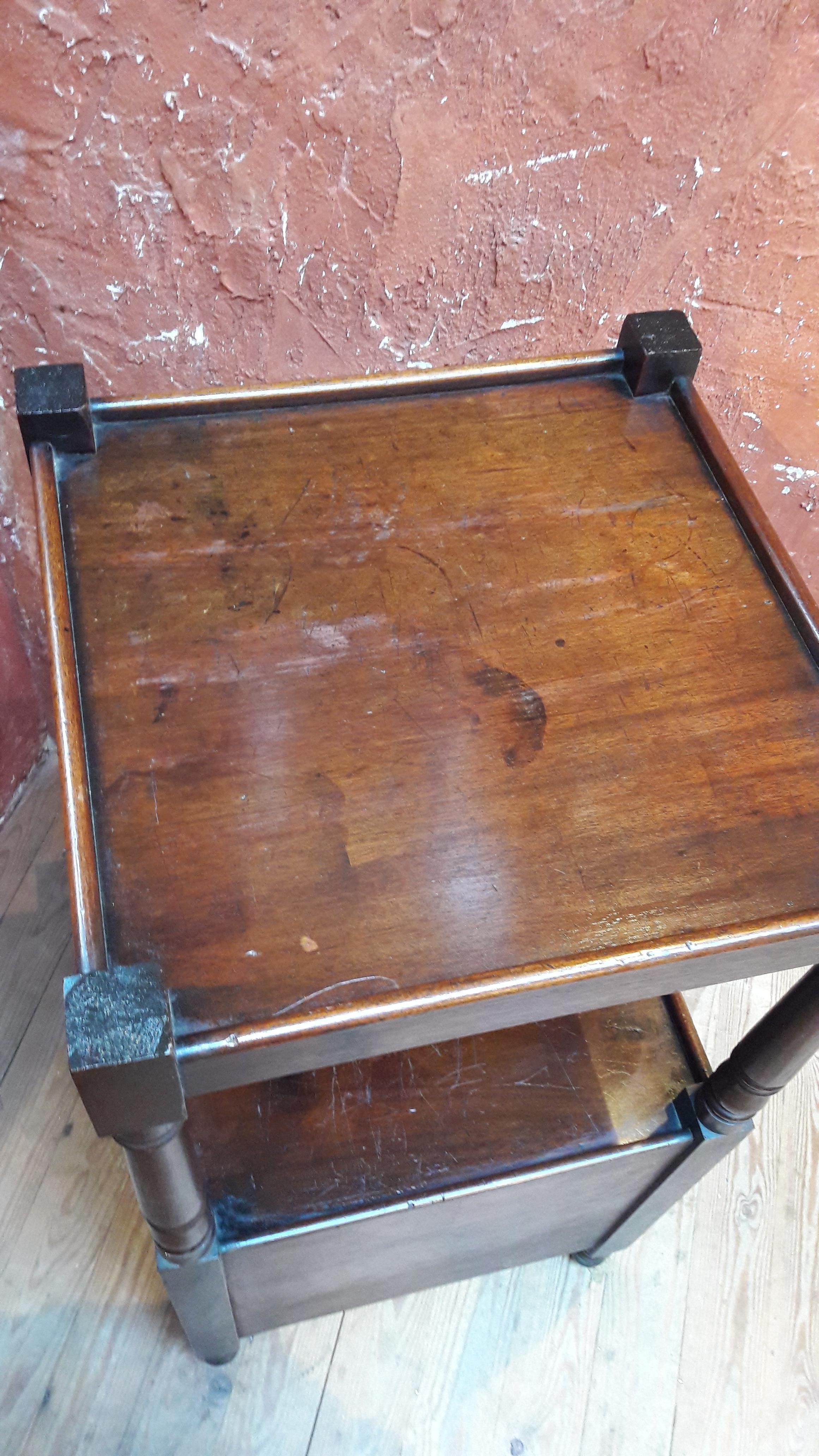 19th Century Mahogany Sidetable For Sale 1