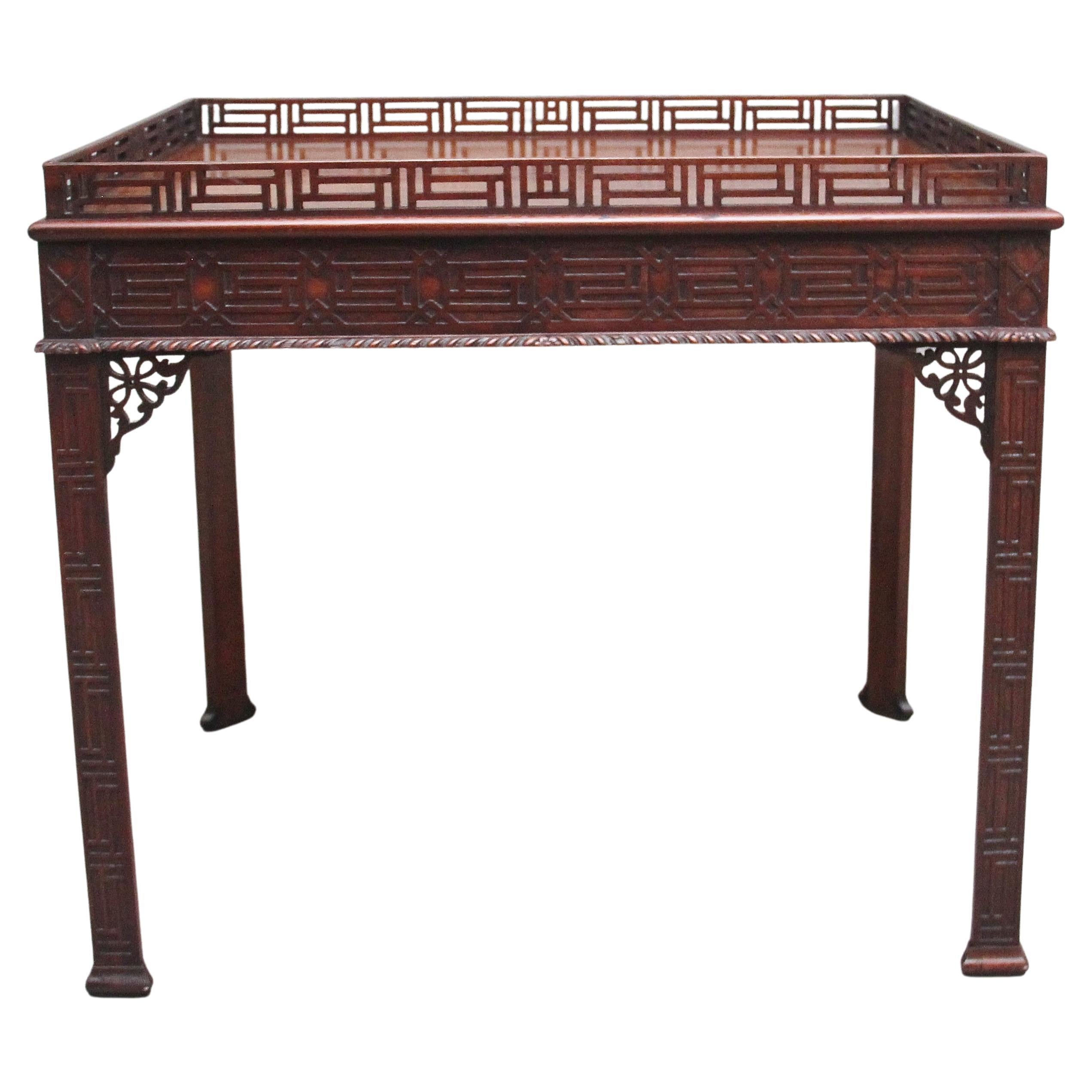 Mahagoni-Silbertisch aus dem 19. Jahrhundert  im Angebot