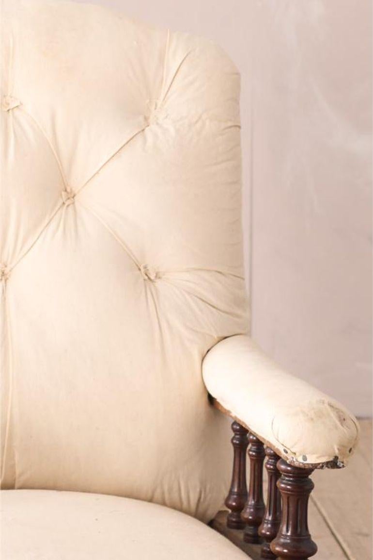Dies ist eine sehr hohe Qualität Mahagoni gerahmt viktorianischen offenen Sessel. Kleinere Proportionen als der Durchschnitt, aber immer noch sehr bequem. Elegantes Design mit den gedrechselten Spindelarmstützen. Komplett mit Porzellanrollen.

Höhe