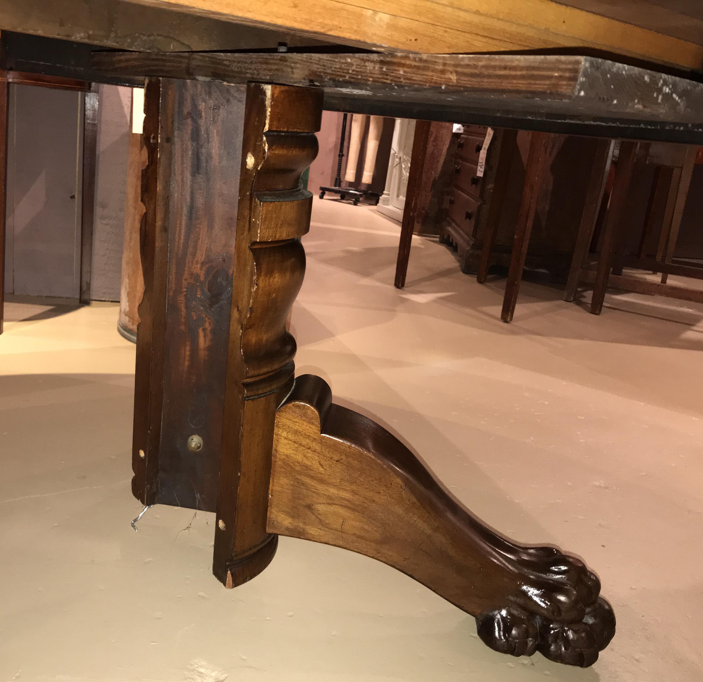 19th Century Mahogany Split Pedestal Round Dining Table with Splendid  Paw Feet 1