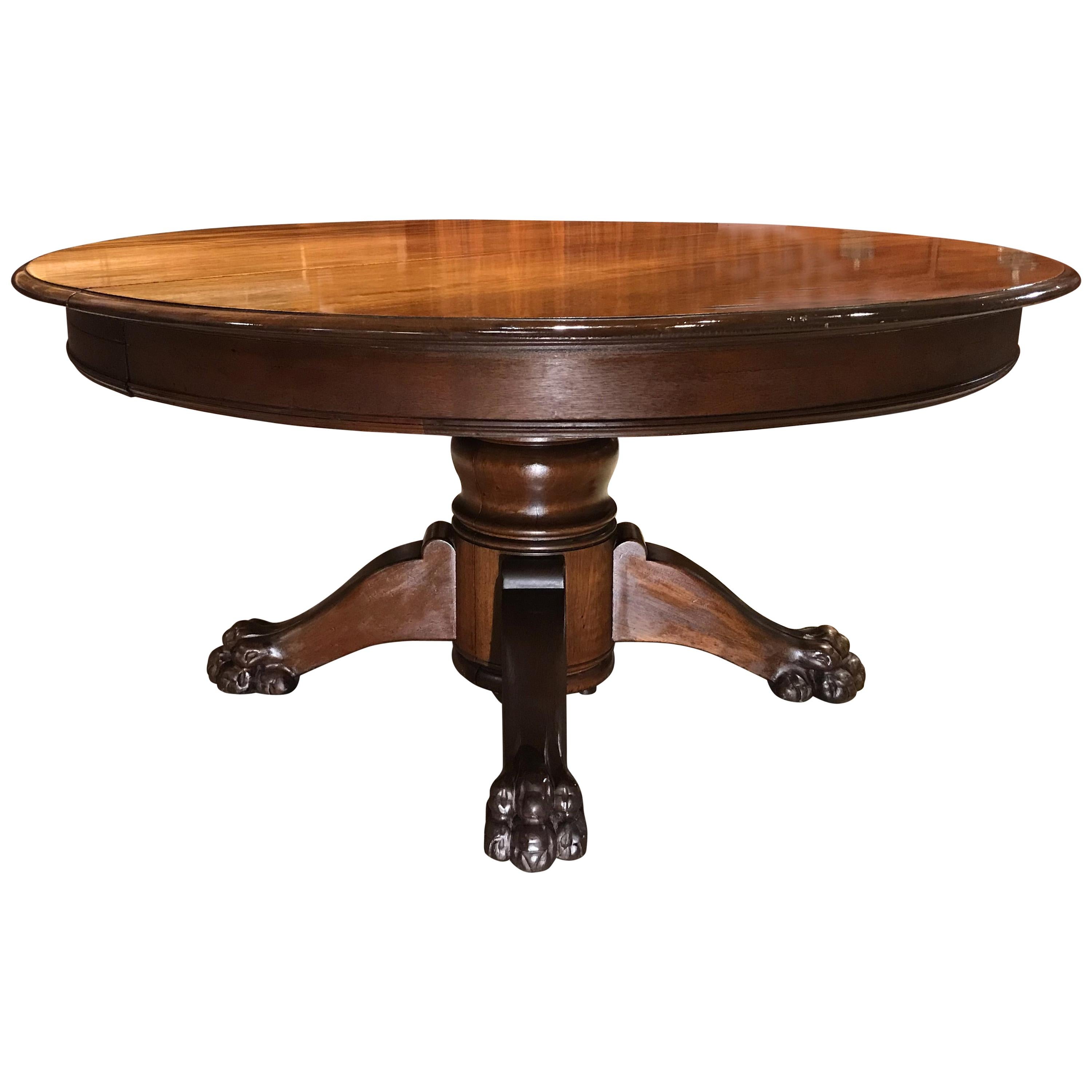 19th Century Mahogany Split Pedestal Round Dining Table with Splendid  Paw Feet
