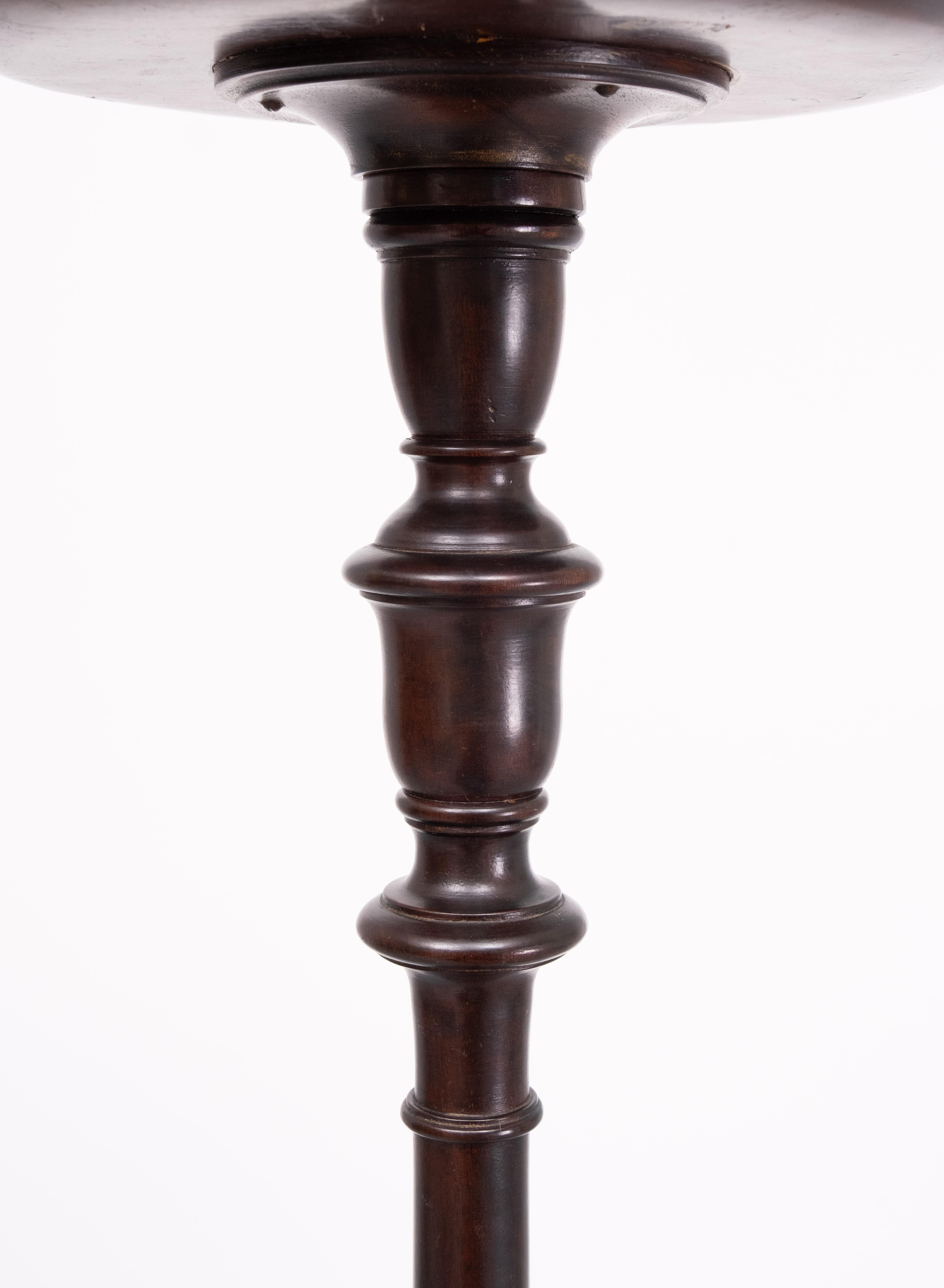 Beautiful tall Antique Torchere stand. solid Mahogany .
Especial for Oil lamps because its height . Very nice elegant model .
Very good condition. 
