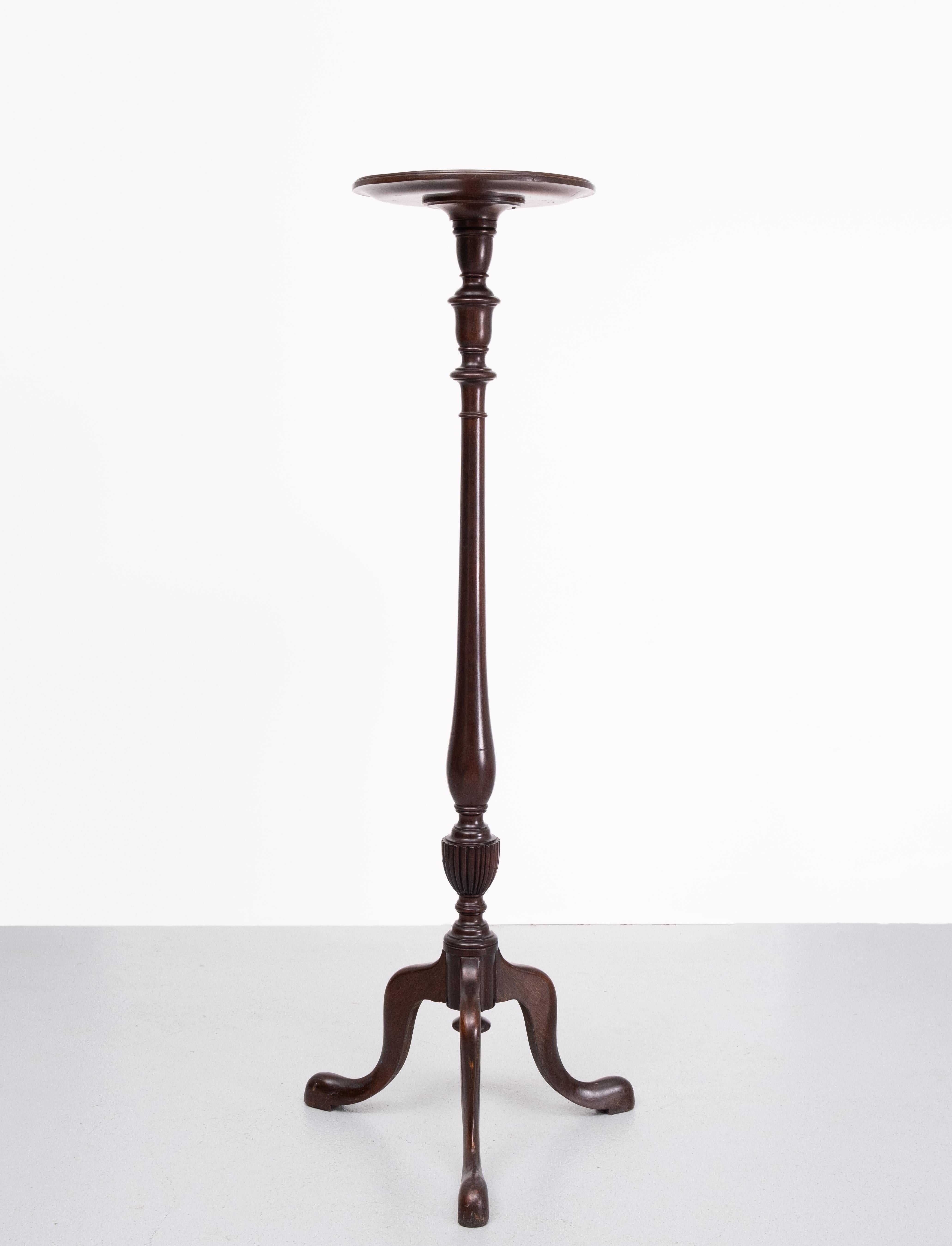 Edwardian 19th Century Mahogany tall Torchere Stand   For Sale