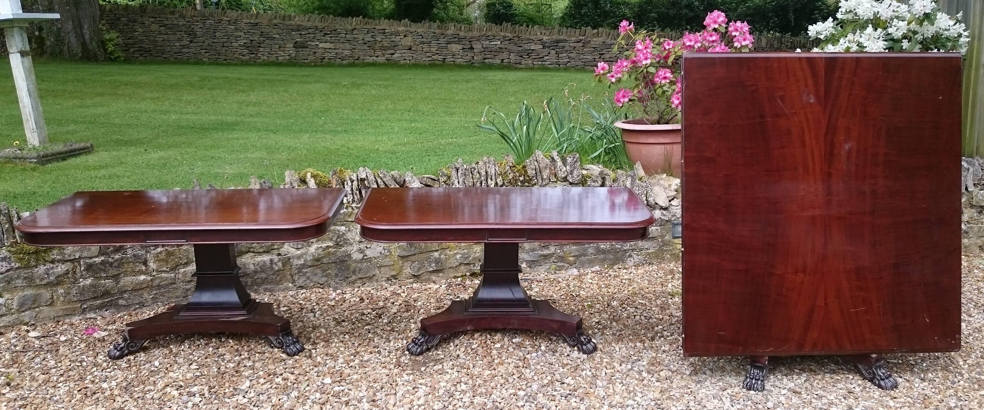 19th Century Mahogany Three Pedestal Dining Table For Sale 6