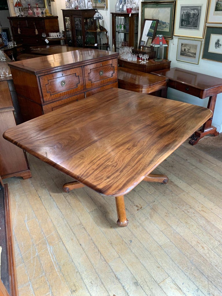 19th Century Mahogany Tilt Top Dining Table For Sale at 1stDibs