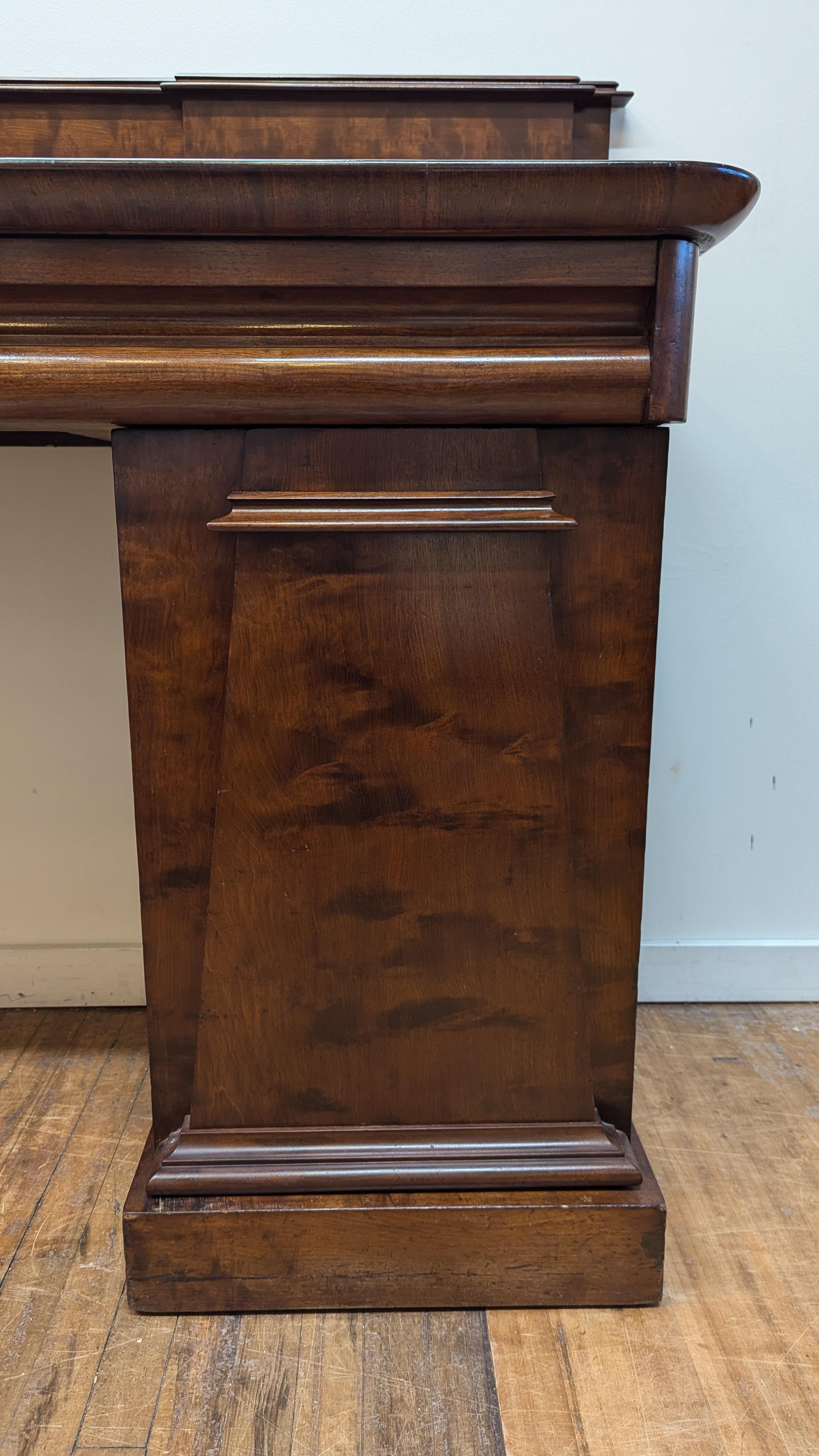 Credenza a due piedistalli in mogano del XIX secolo in vendita 5