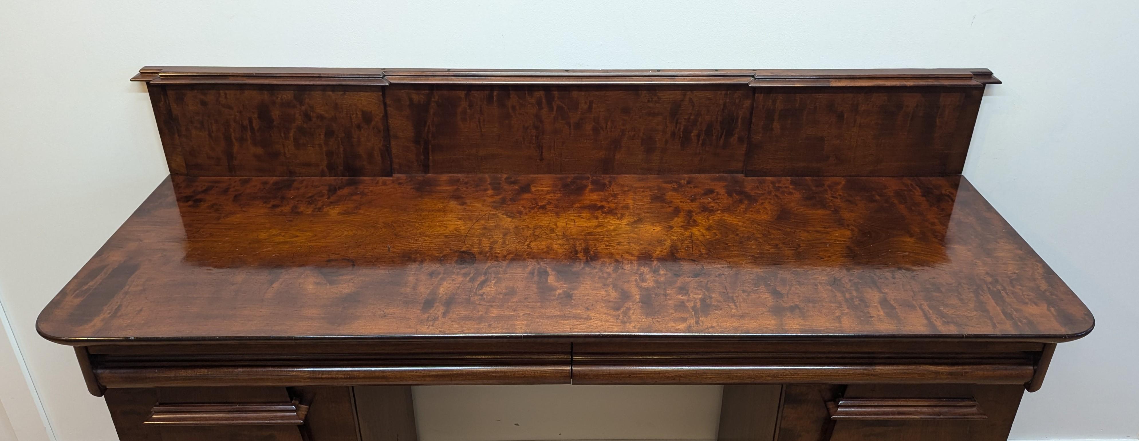Credenza a due piedistalli in mogano del XIX secolo in vendita 13
