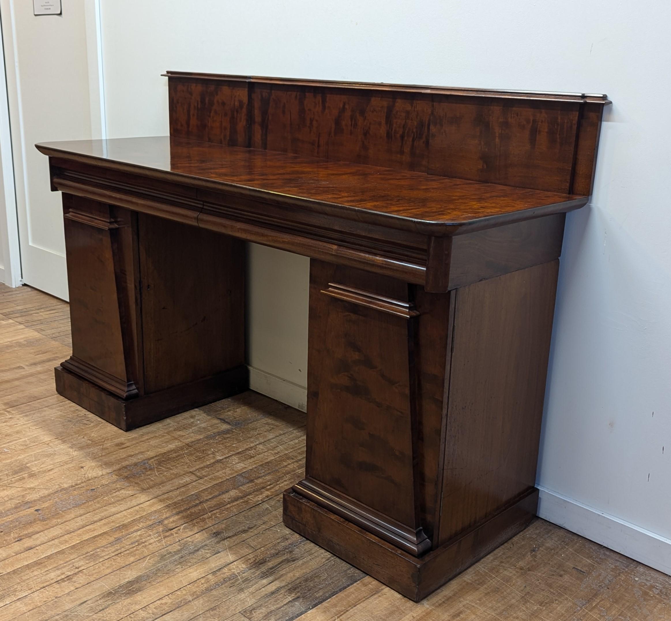 Guglielmo IV Credenza a due piedistalli in mogano del XIX secolo in vendita