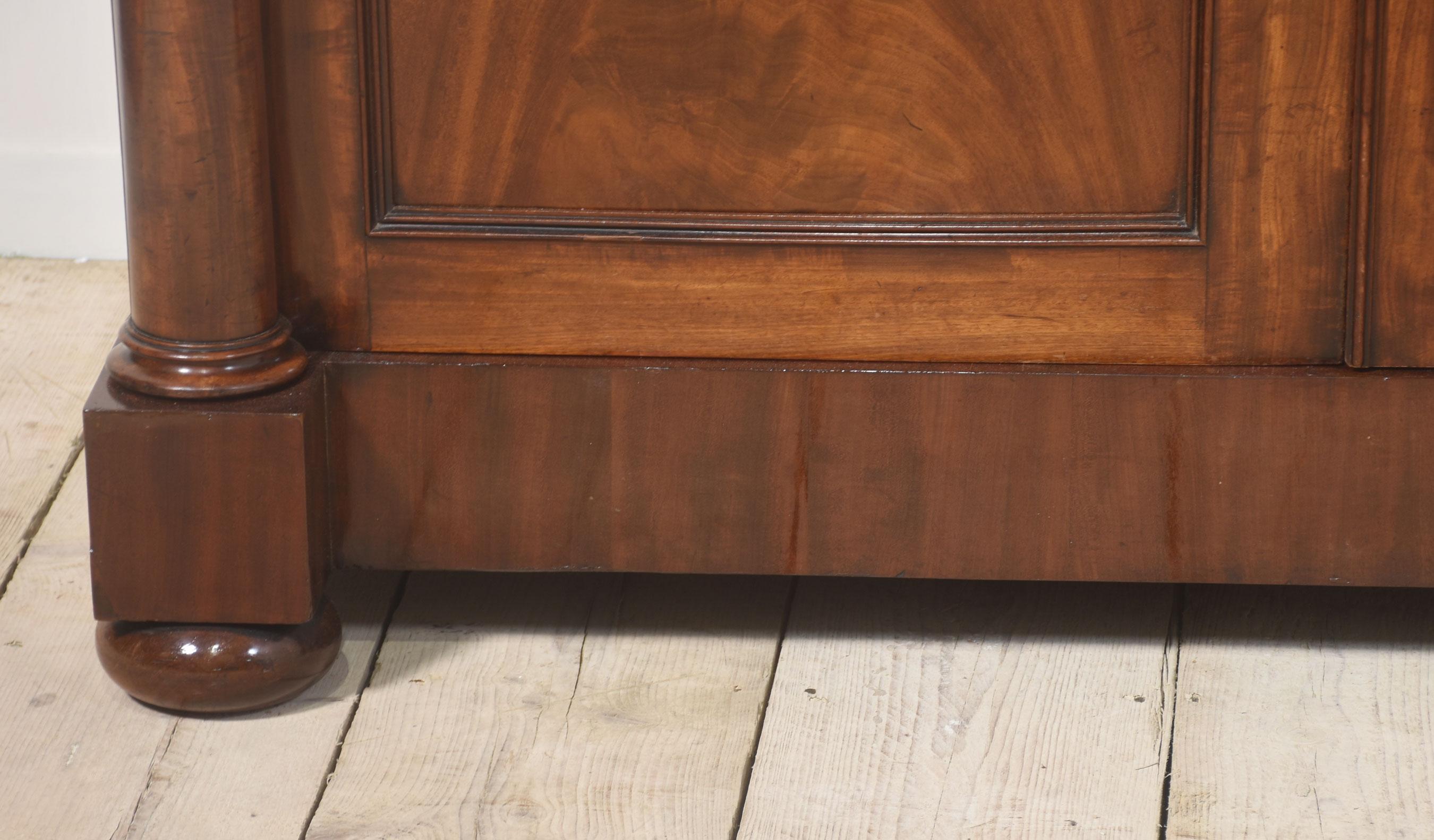 19th century Mahogany wardrobe 4