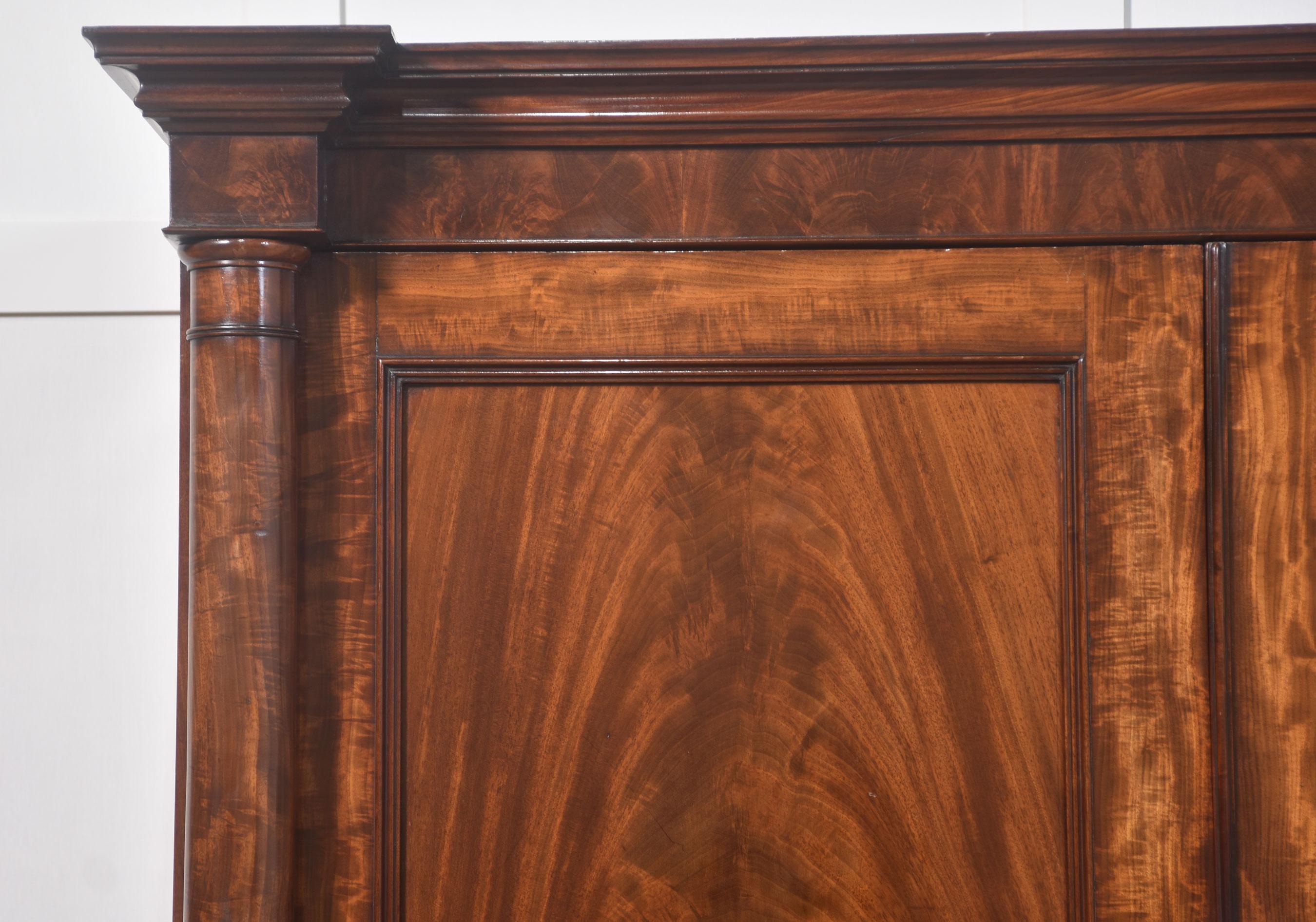 19th century Mahogany wardrobe 5
