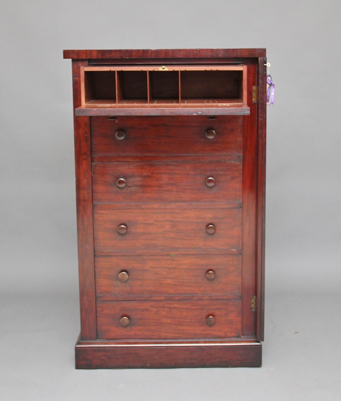 19th Century Mahogany Wellington Chest In Good Condition For Sale In Martlesham, GB