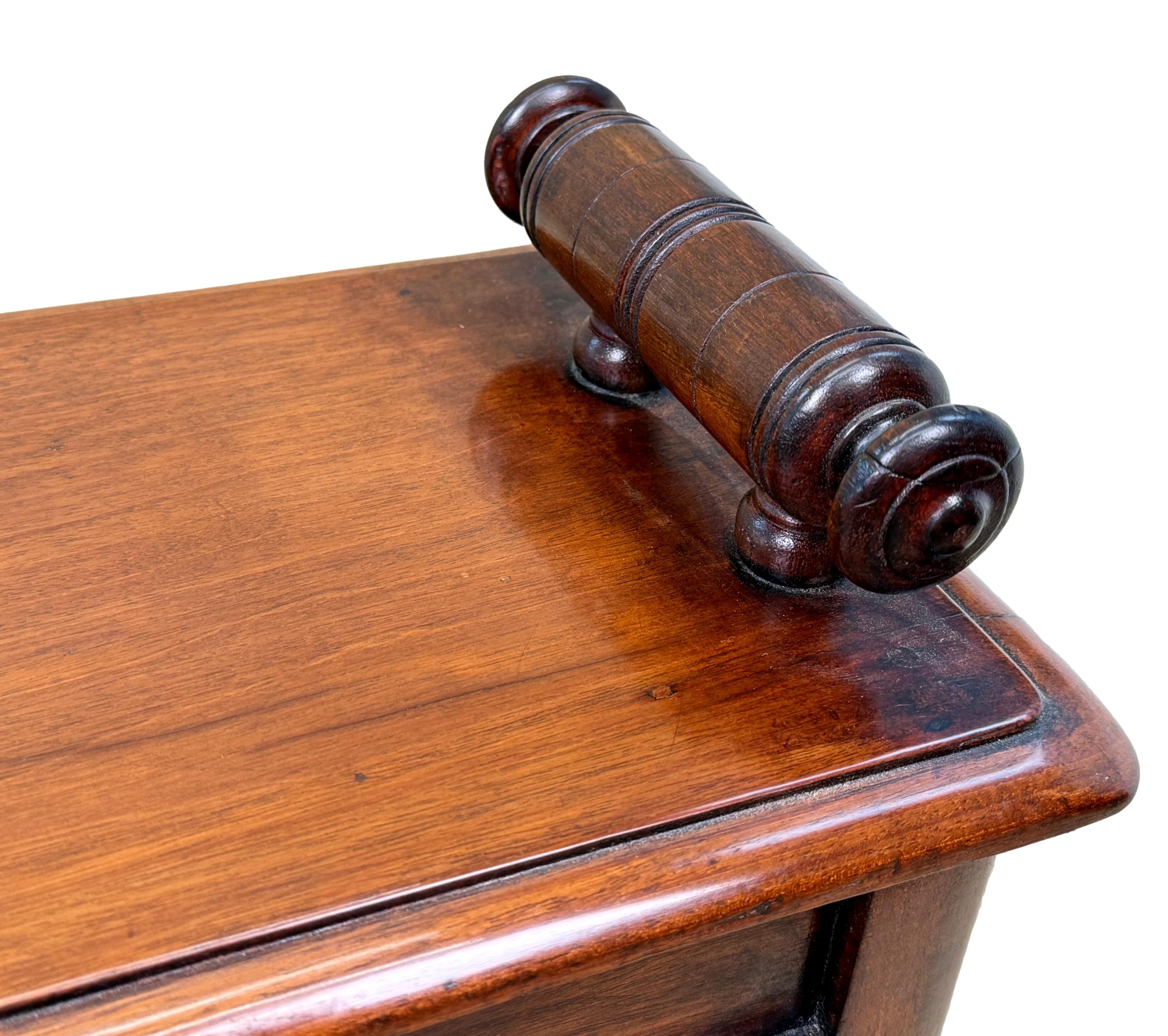 19th Century Mahogany Window Seat Hall Bench In Good Condition For Sale In Bedfordshire, GB