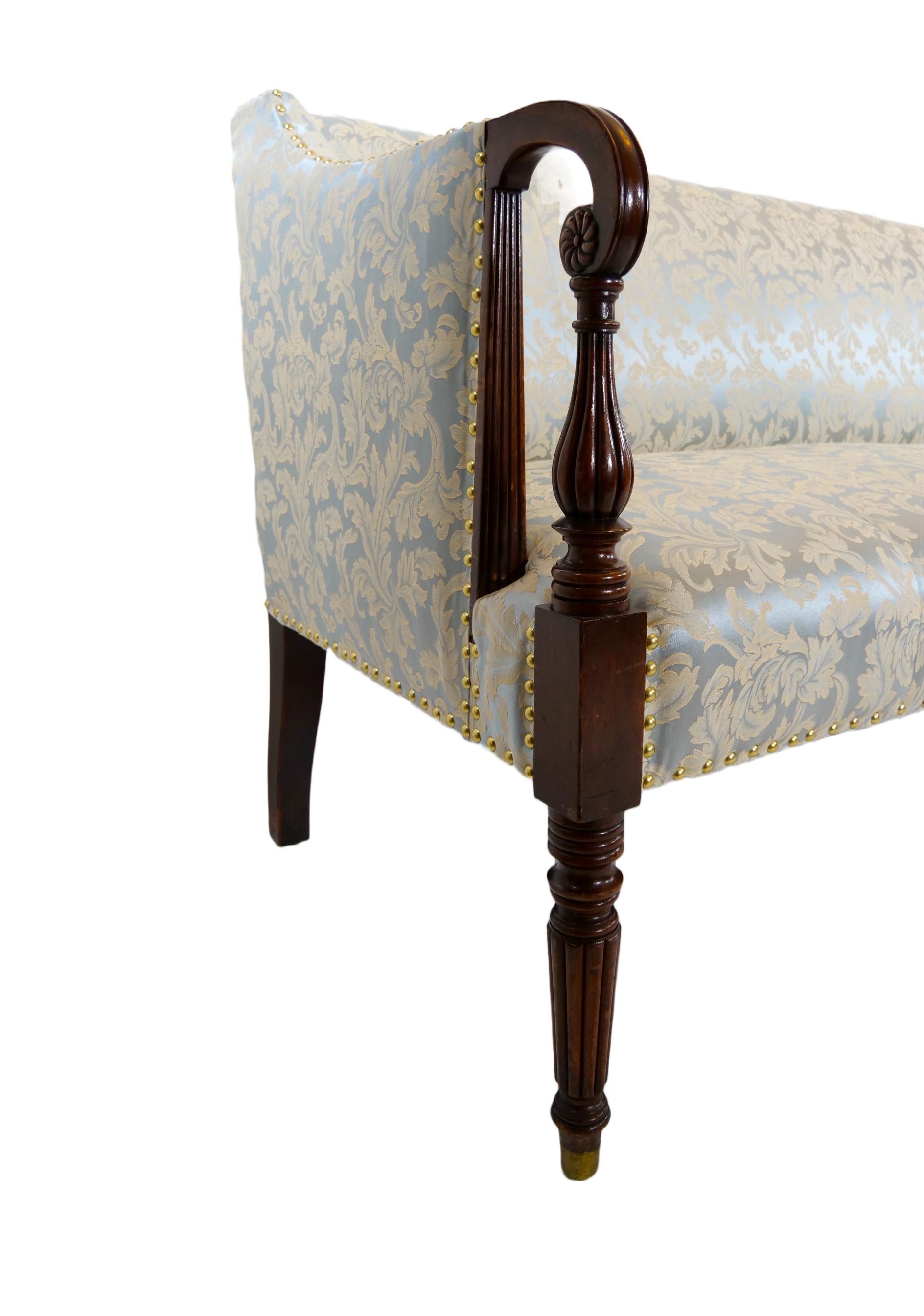 19th Century Mahogany Wood Federal Sheraton Style Sofa For Sale 3