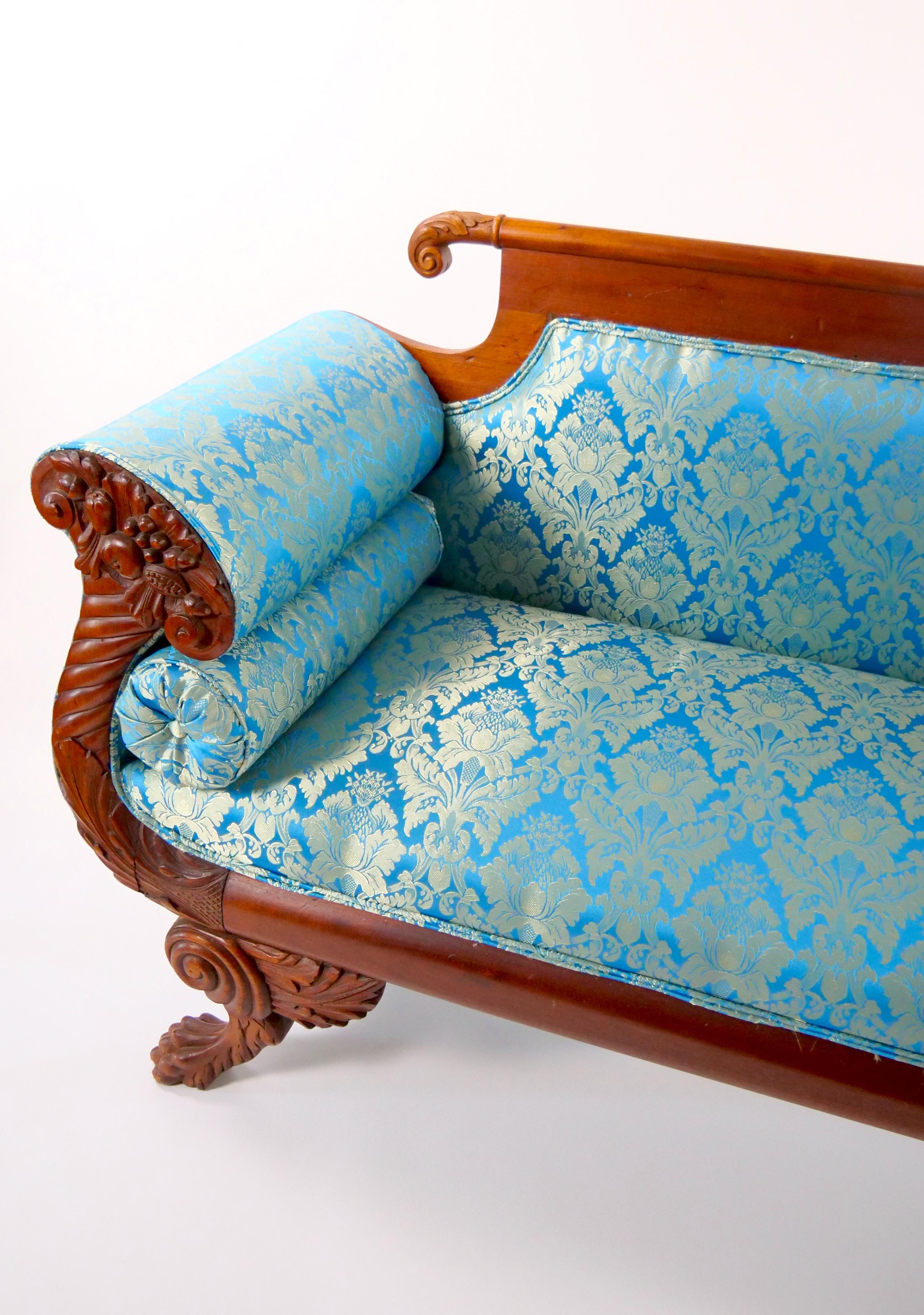 Mahagoniholz gerahmtes gepolstertes Sofa im Empire-Stil des 19. Jahrhunderts im Angebot 2
