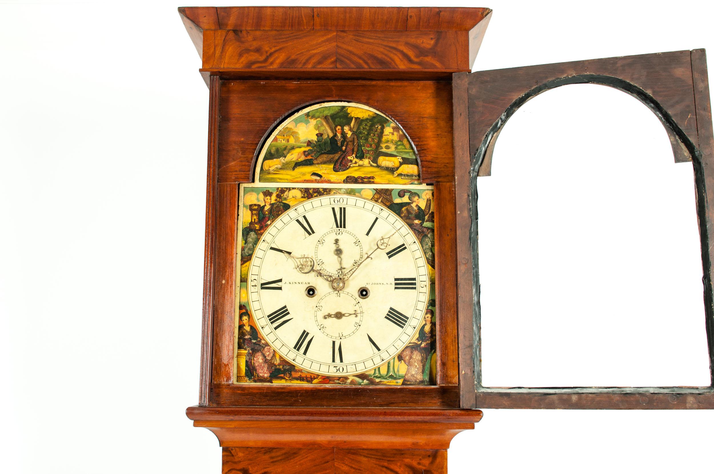 Acajou horloge à long boîtier en bois d'acajou du 19e siècle en vente