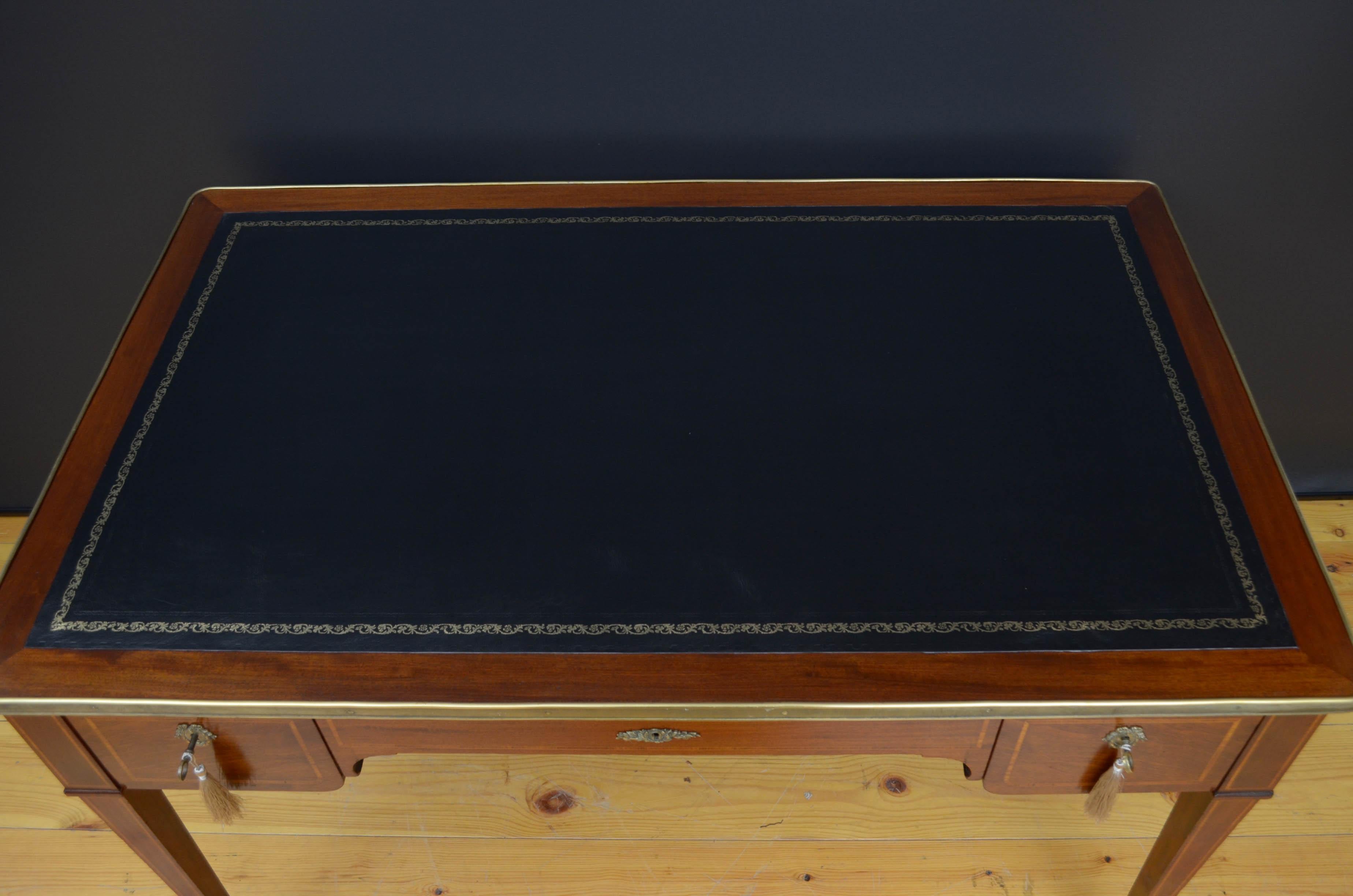 19th Century Mahogany Writing Table In Good Condition In Whaley Bridge, GB