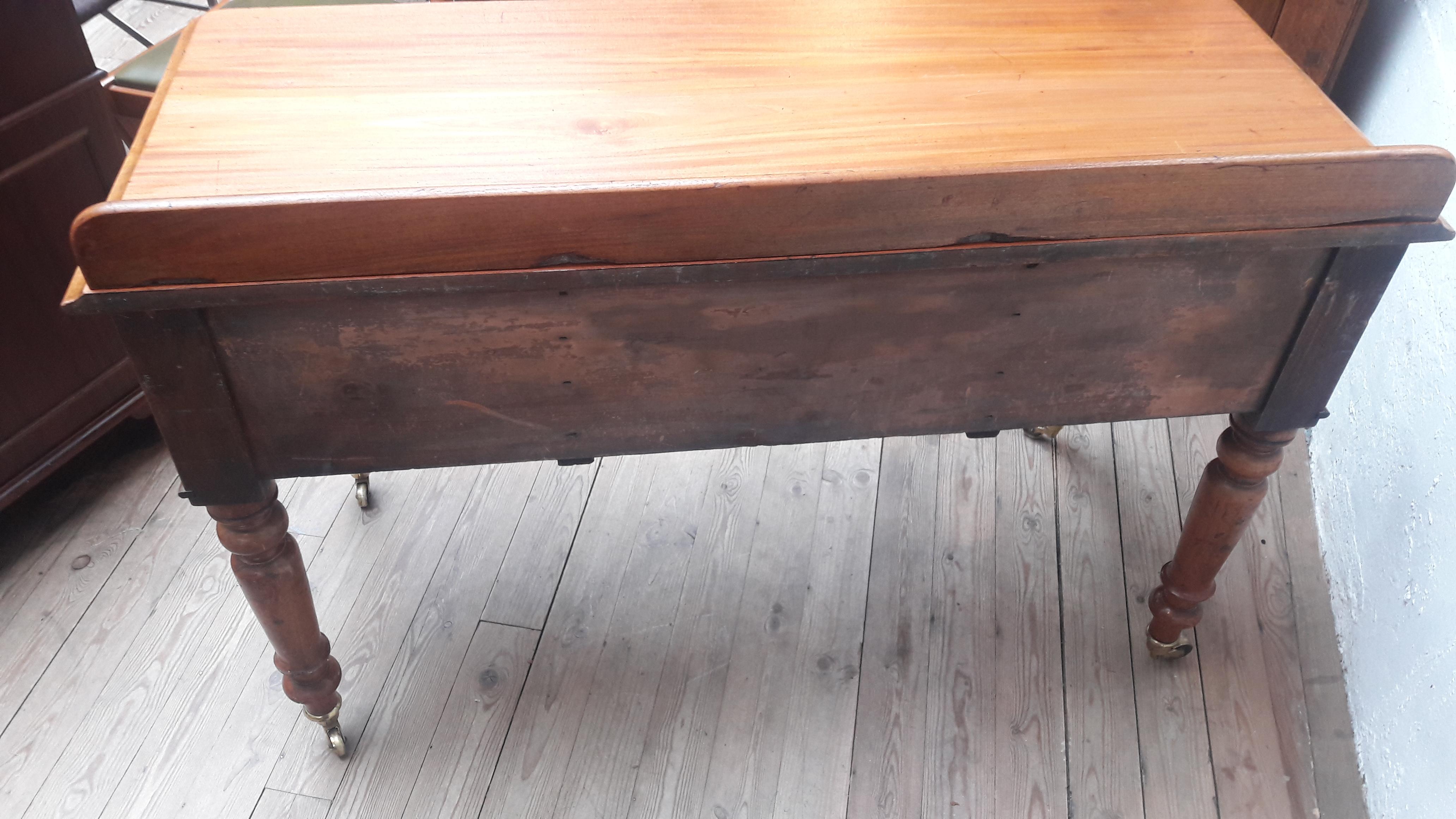 19th Century Mahogany Writing Table (19. Jahrhundert)