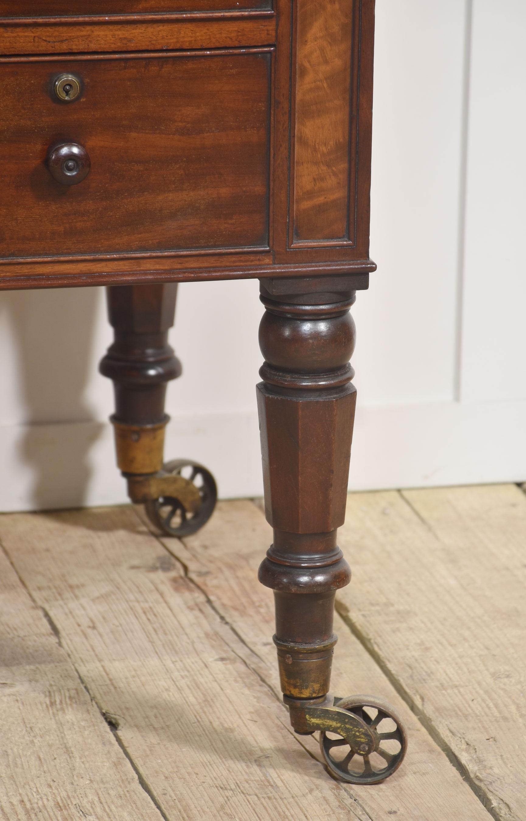 19th century mahogany writing table For Sale 1